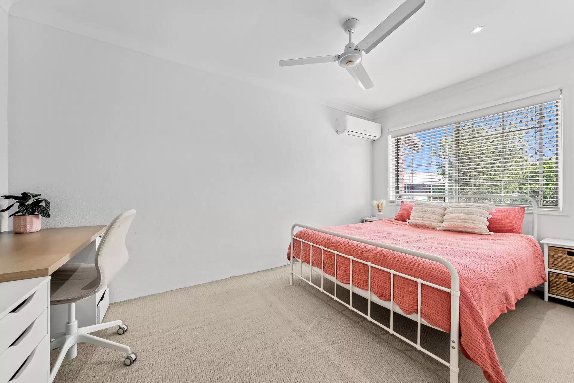 23/18 Magellan Road, Springwood Sold by Aurora Property - image 1
