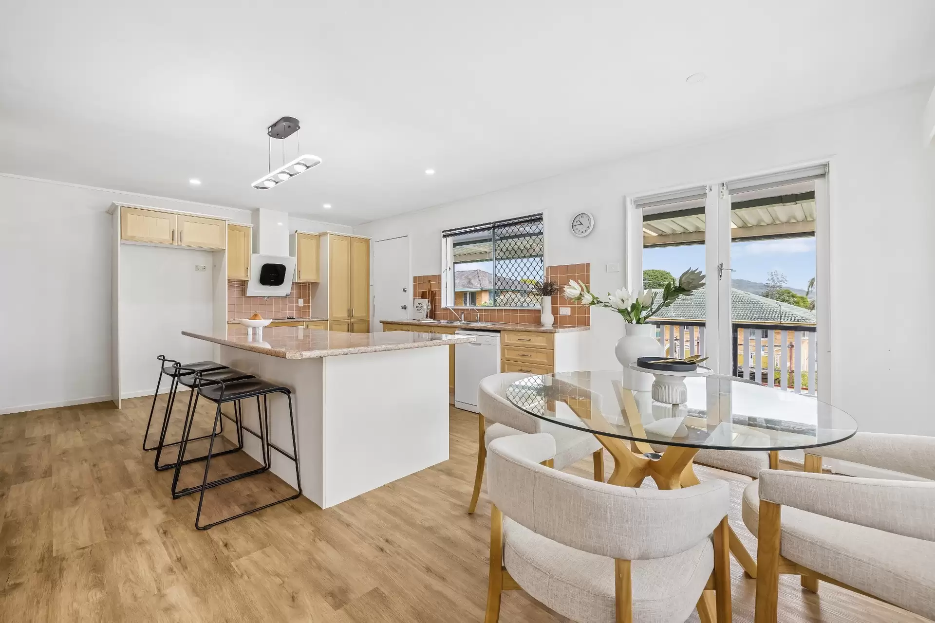 34 Cresthaven Drive, Mansfield For Sale by Aurora Property - image 1