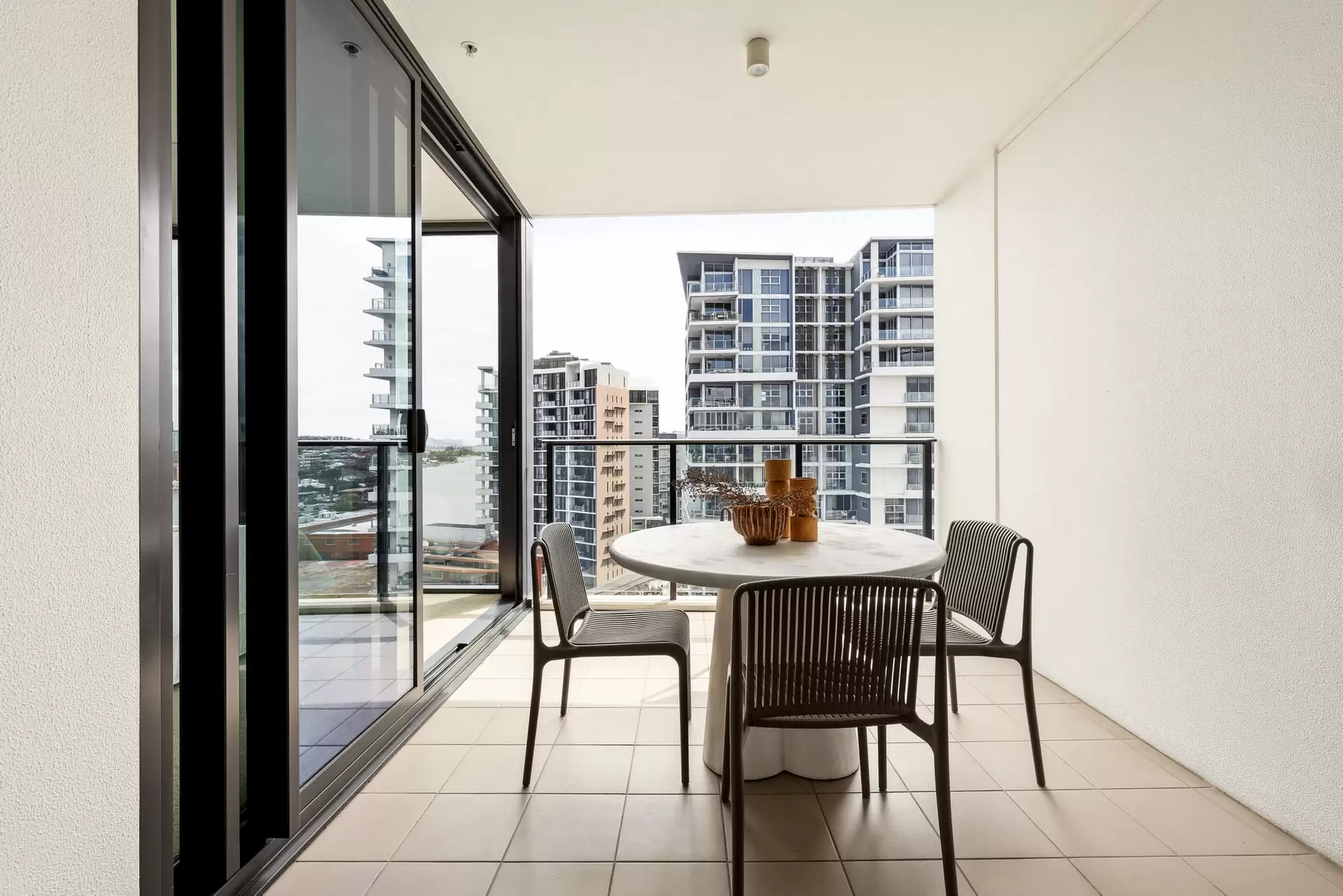 10905/7 Wharf Street, Hamilton For Sale by Aurora Property - image 1