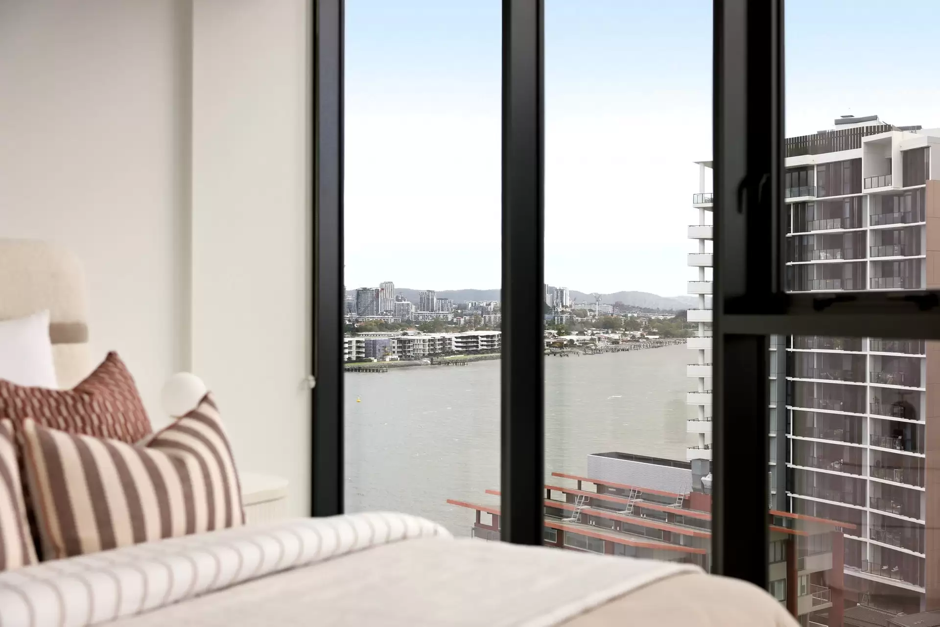 10905/7 Wharf Street, Hamilton For Sale by Aurora Property - image 1