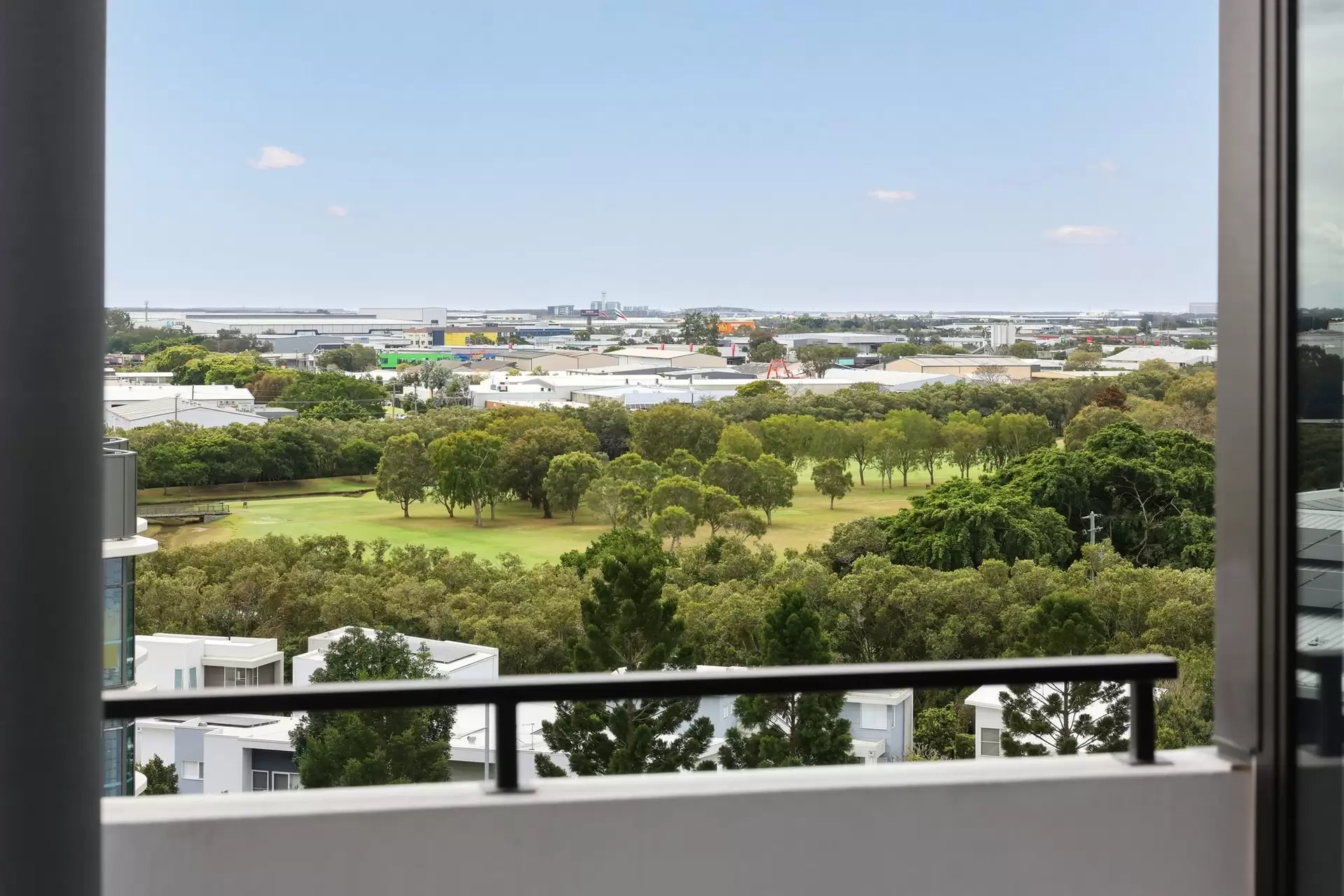 10913/320 Macarthur Avenue, Hamilton For Sale by Aurora Property - image 1