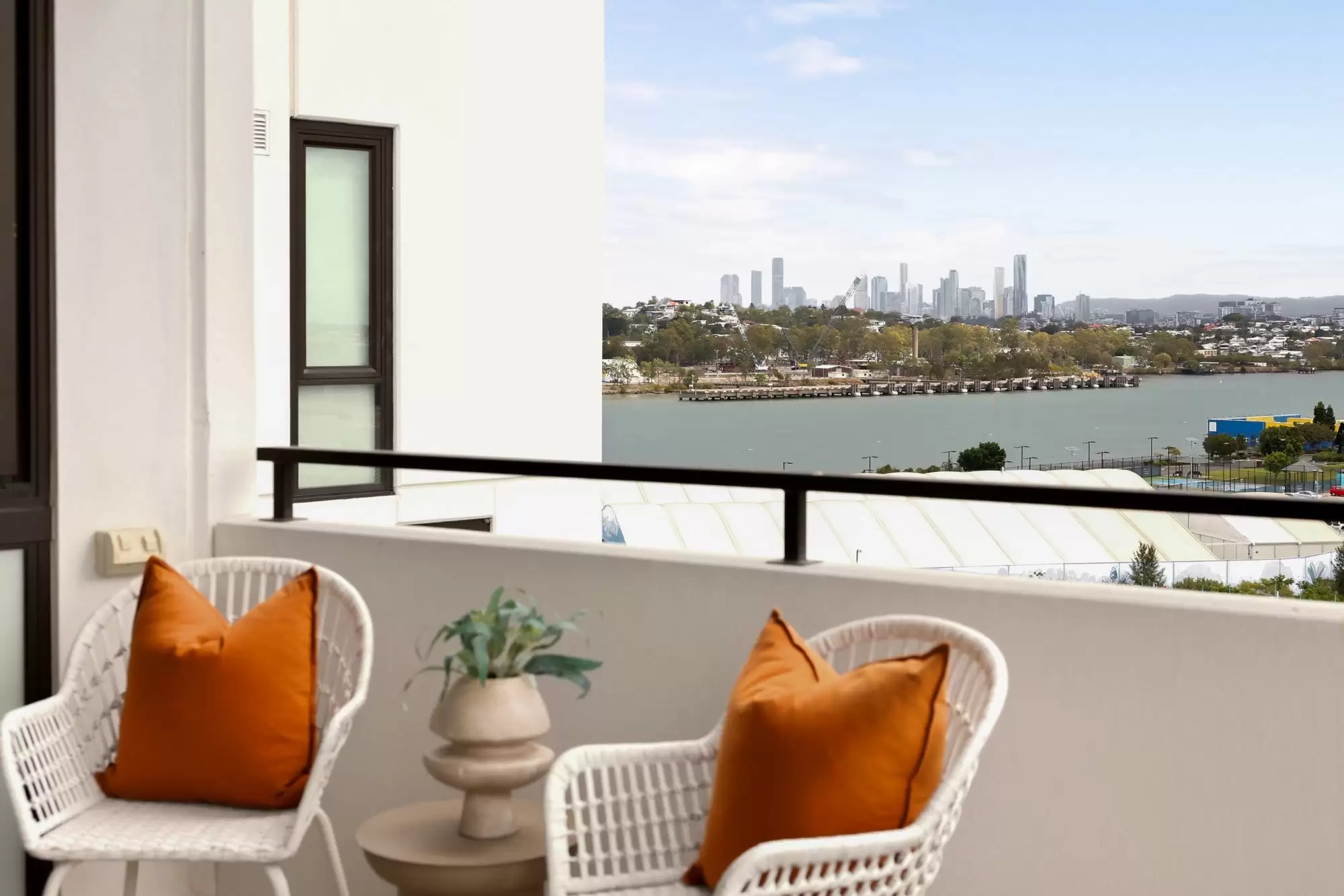 10913/320 Macarthur Avenue, Hamilton For Sale by Aurora Property - image 1