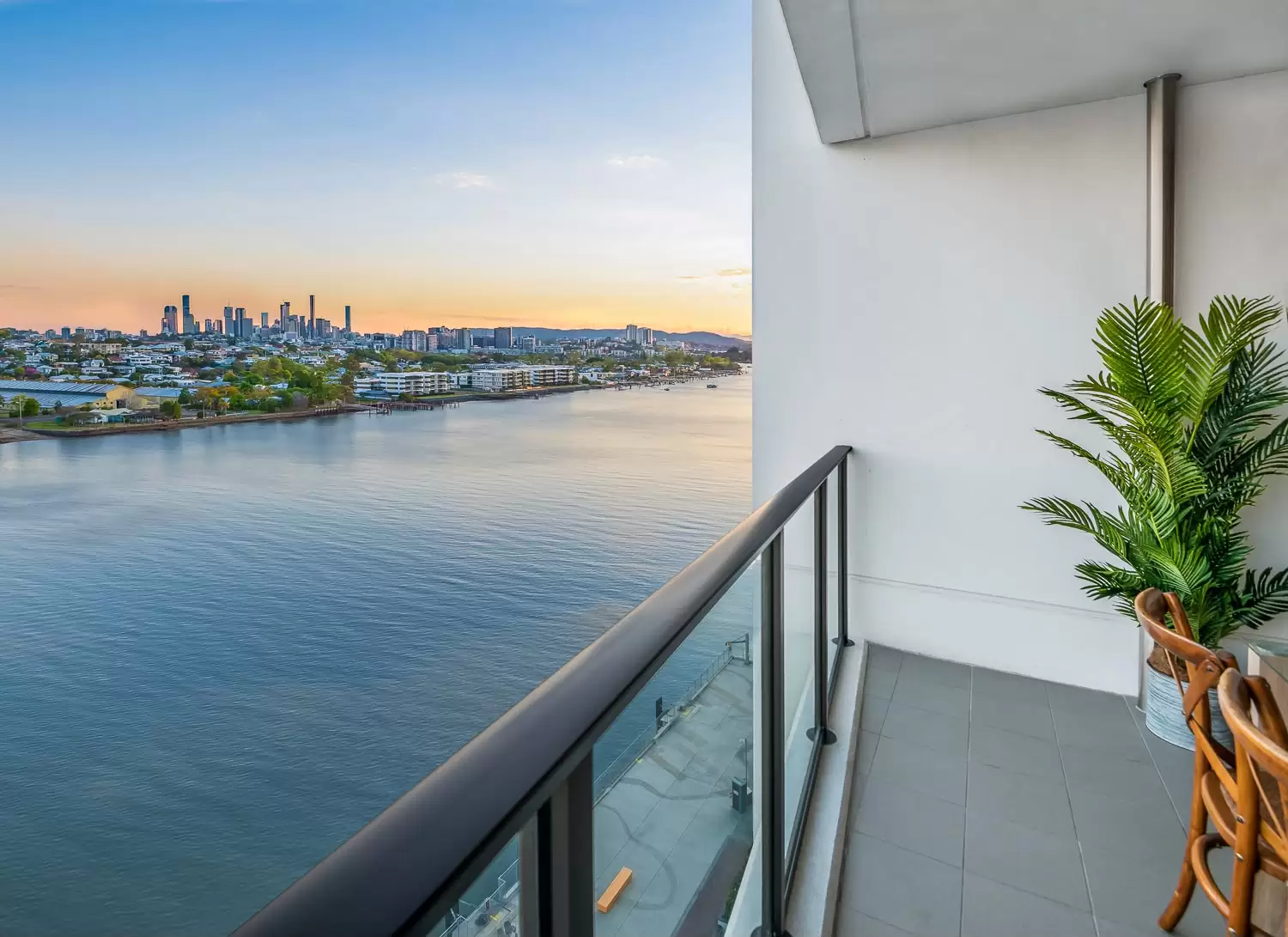 21105/37D Harbour Road, Hamilton For Sale by Aurora Property - image 4