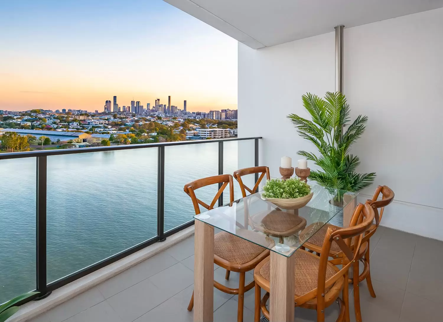 21105/37D Harbour Road, Hamilton For Sale by Aurora Property - image 2
