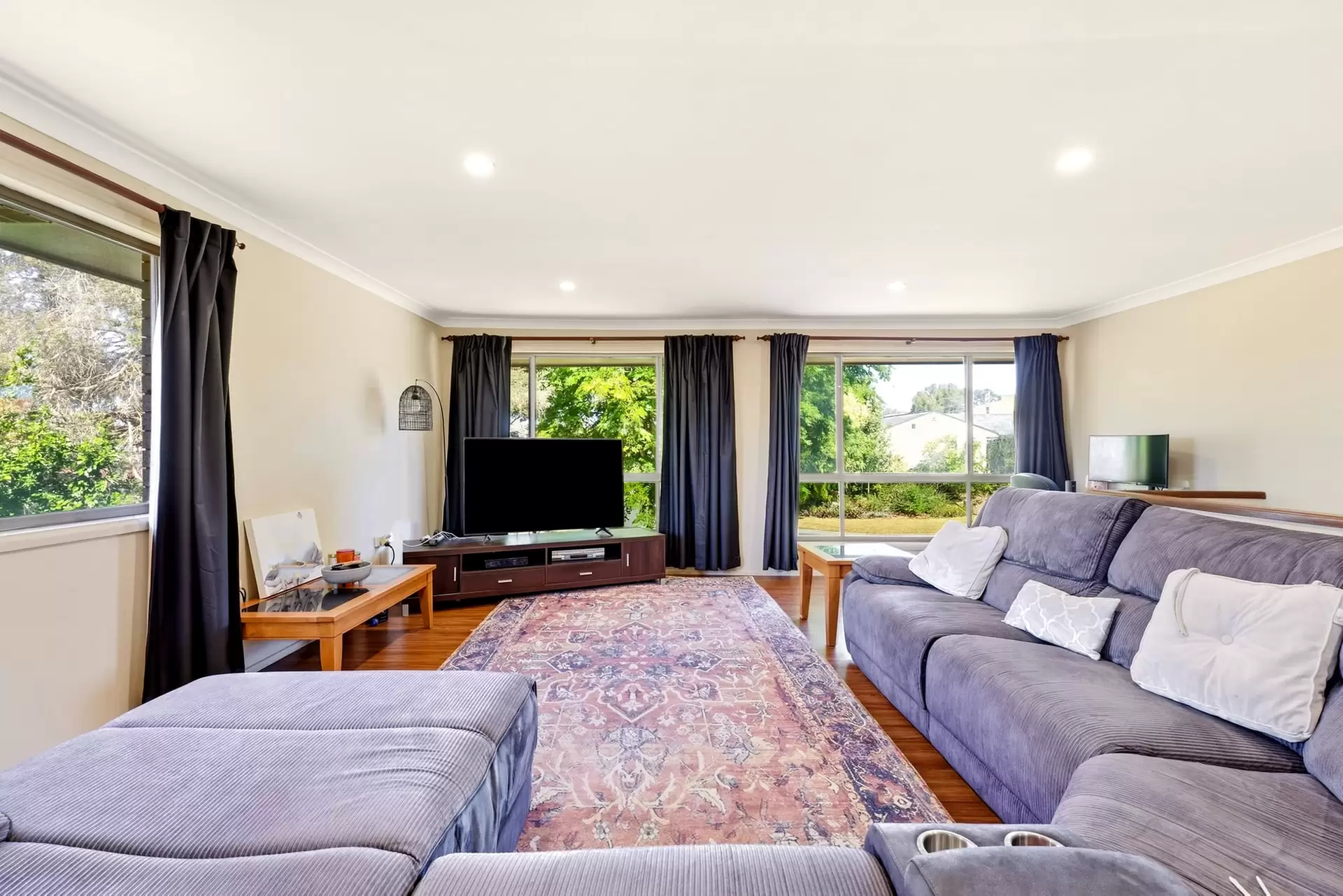 5 Whitecastle Street, Carindale For Sale by Aurora Property - image 1