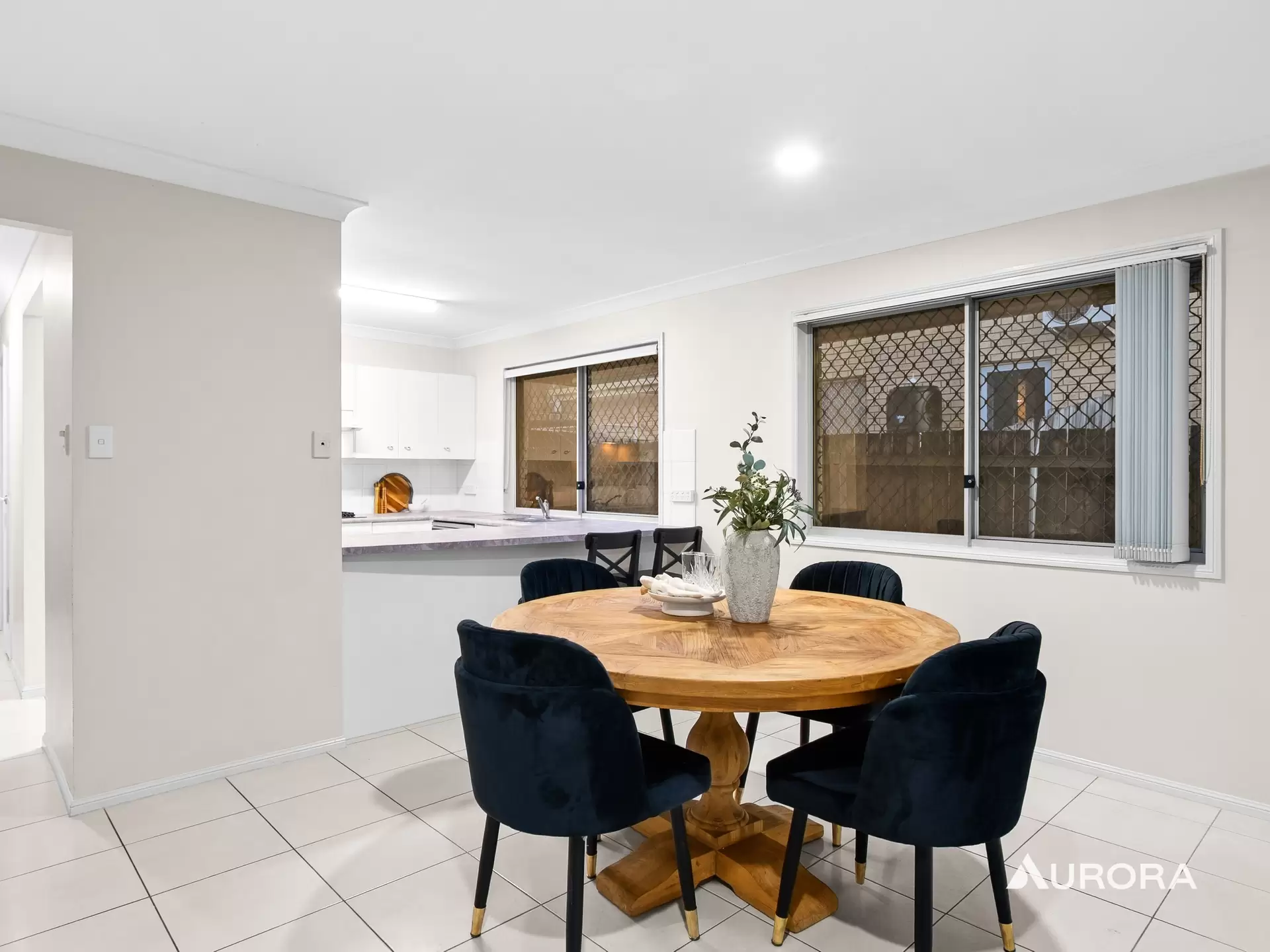 17/10 Lawrence Close, Robertson For Sale by Aurora Property - image 1