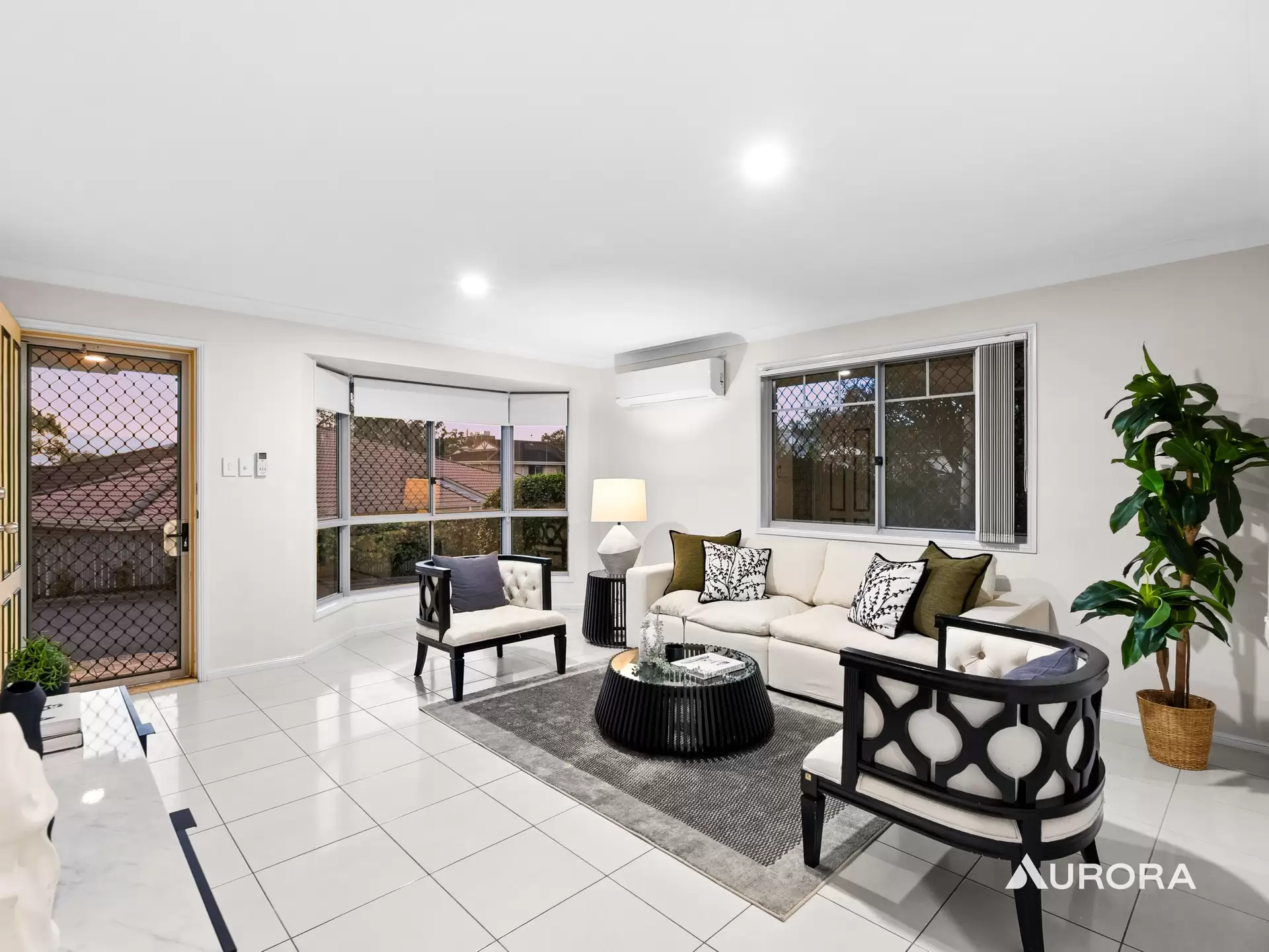 17/10 Lawrence Close, Robertson For Sale by Aurora Property - image 1