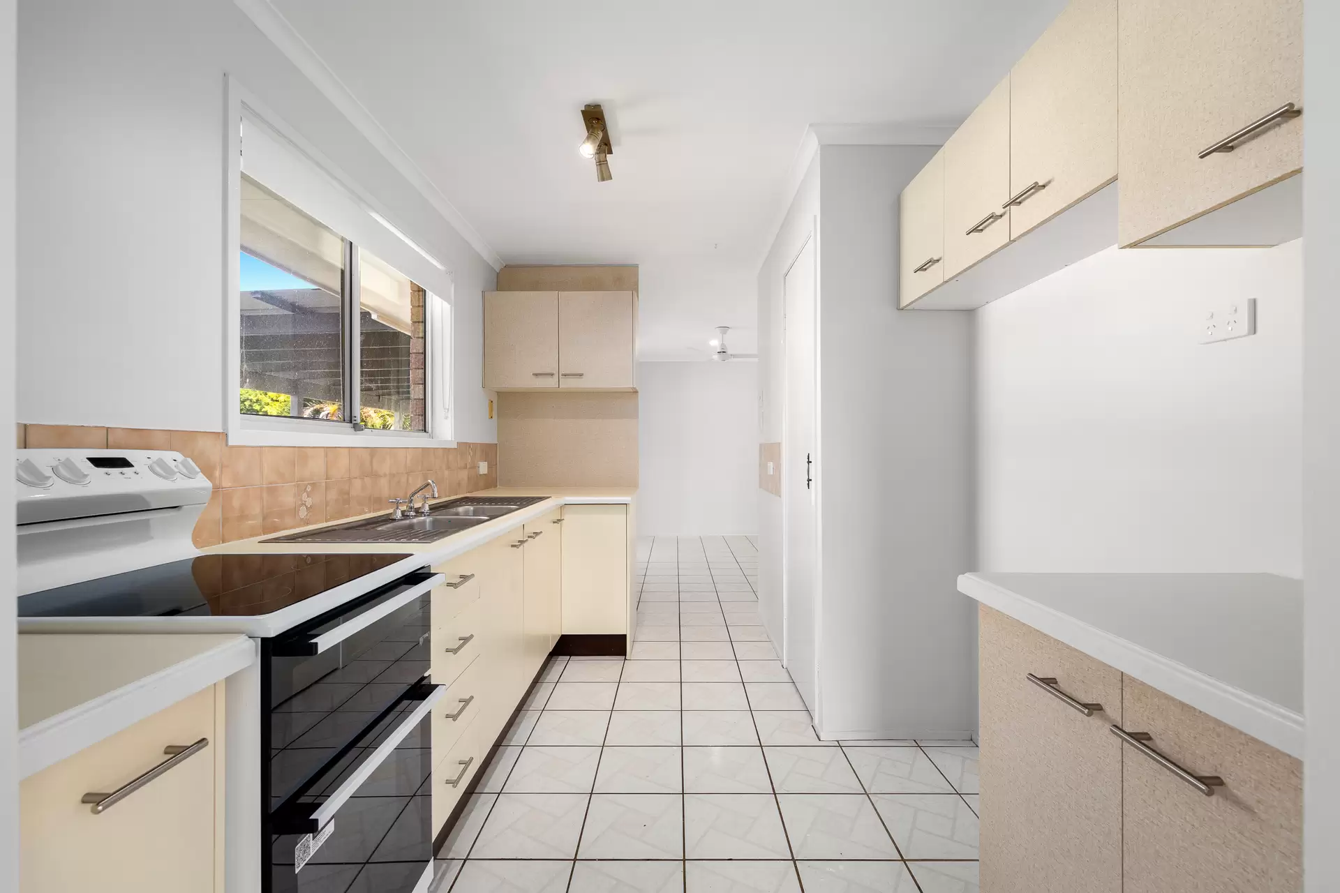 107 Bridgnorth Street, Carindale For Sale by Aurora Property - image 1