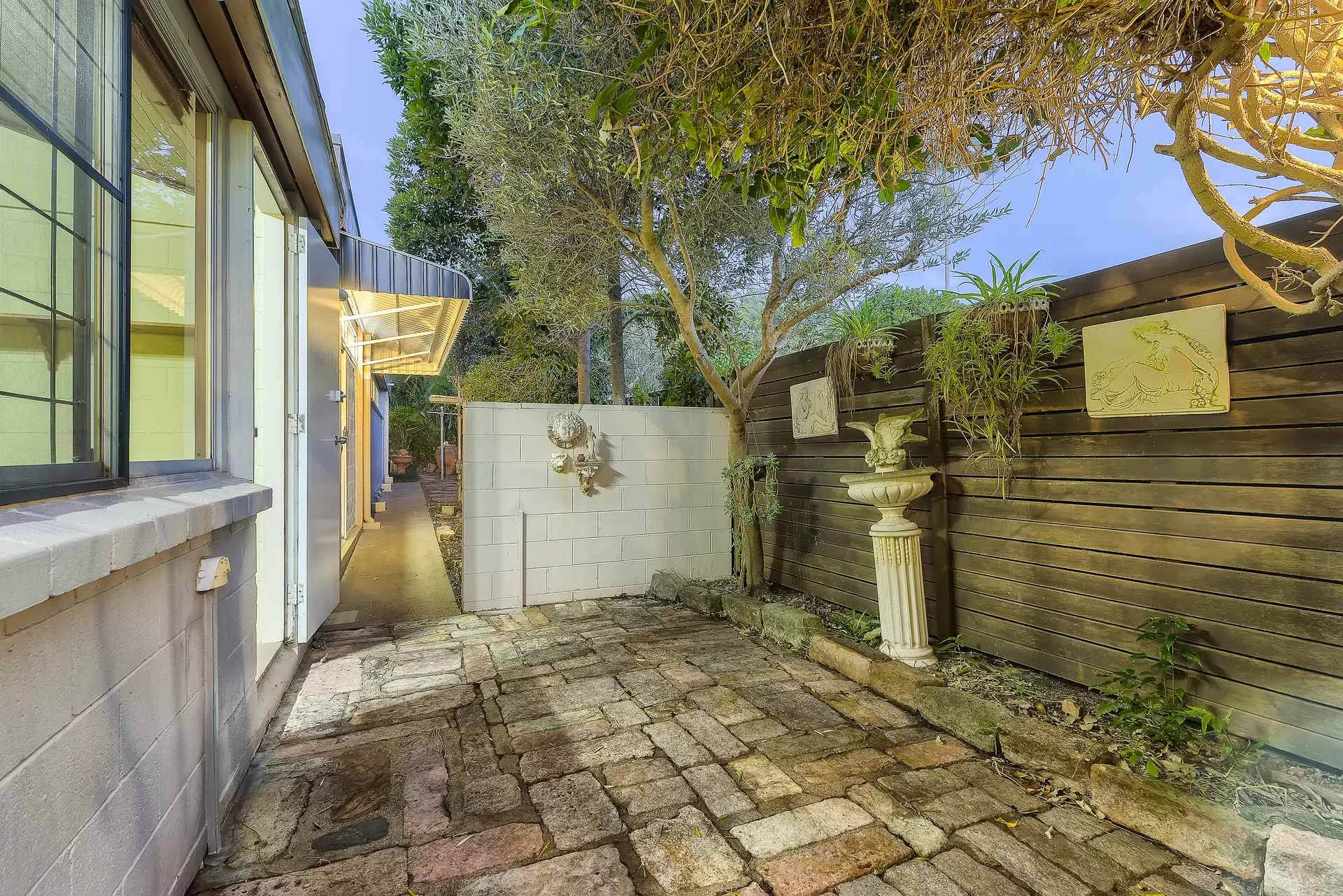 60 Davidson Street, Newmarket Sold by Aurora Property - image 1
