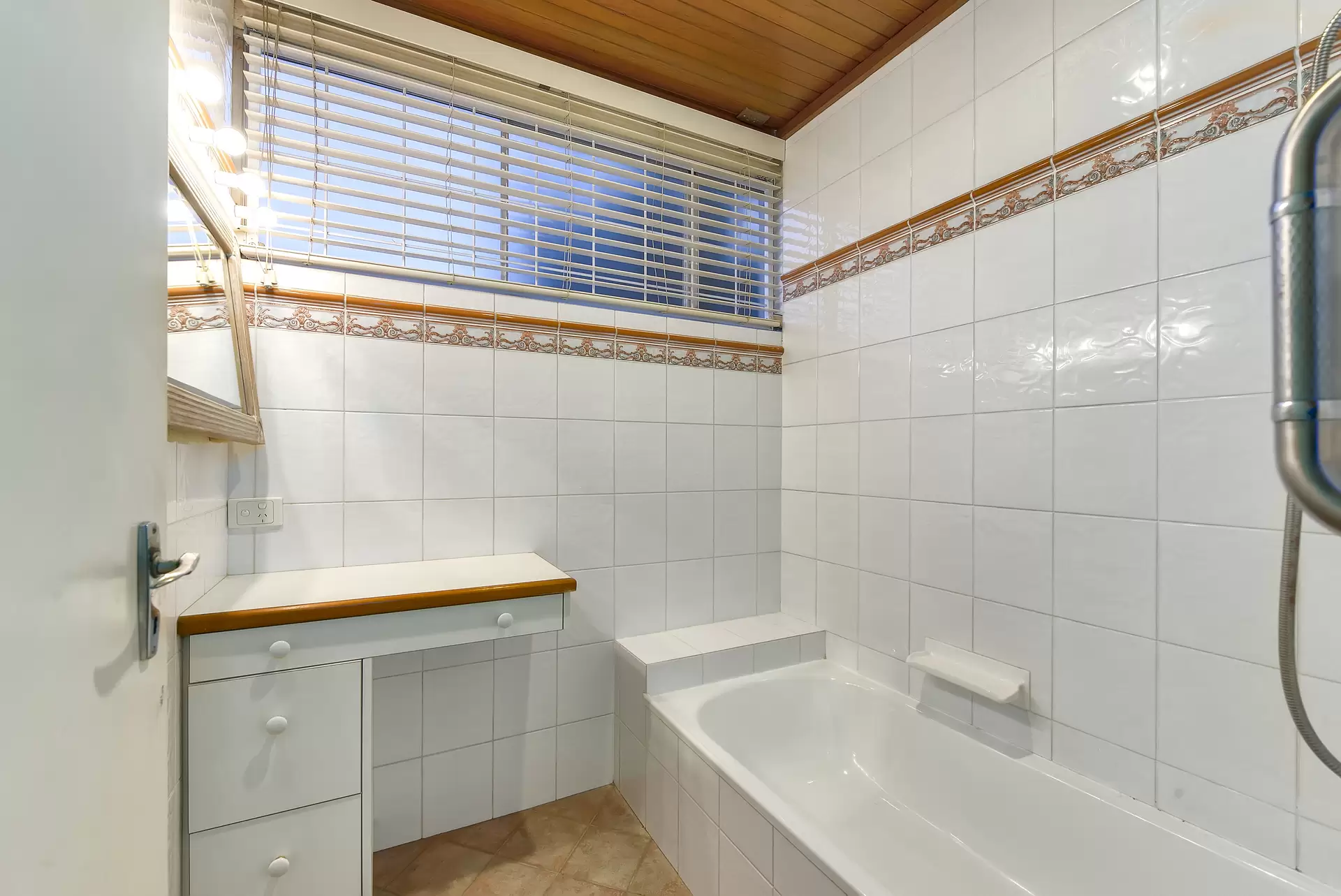 60 Davidson Street, Newmarket Sold by Aurora Property - image 1