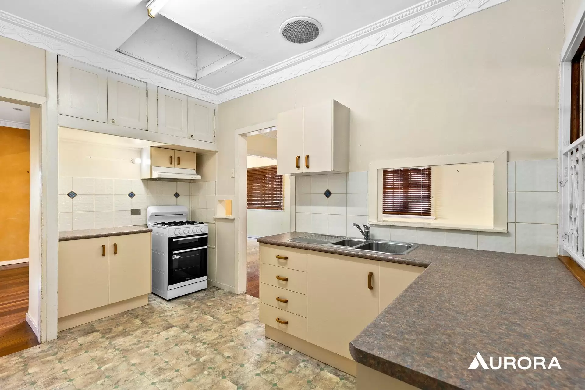 40 Albert Street, Holland Park West Leased by Aurora Property - image 1