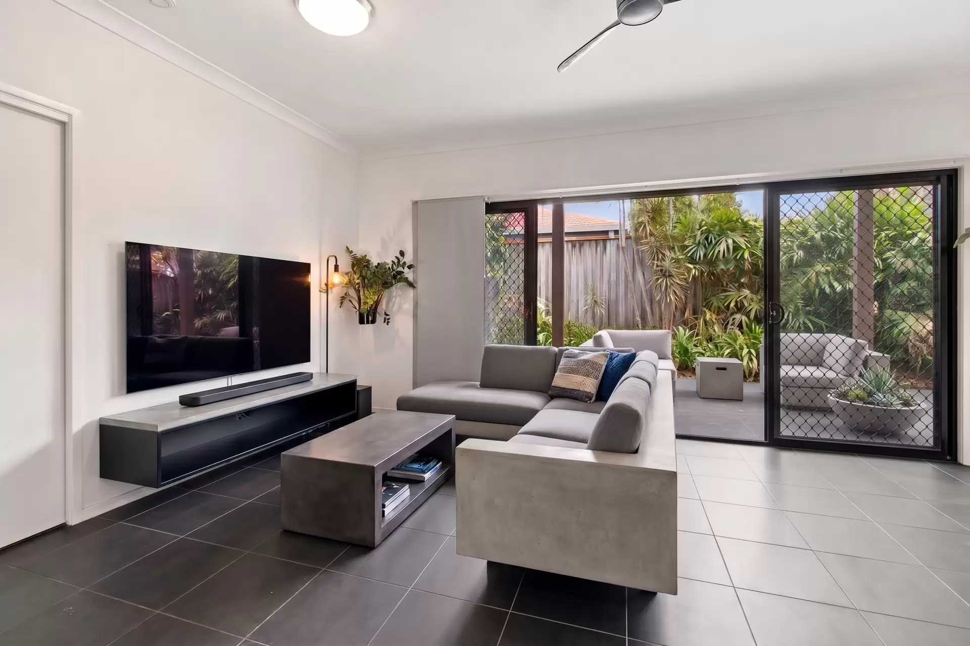 10/247 Aberdeen Parade, Boondall Leased by Aurora Property - image 1