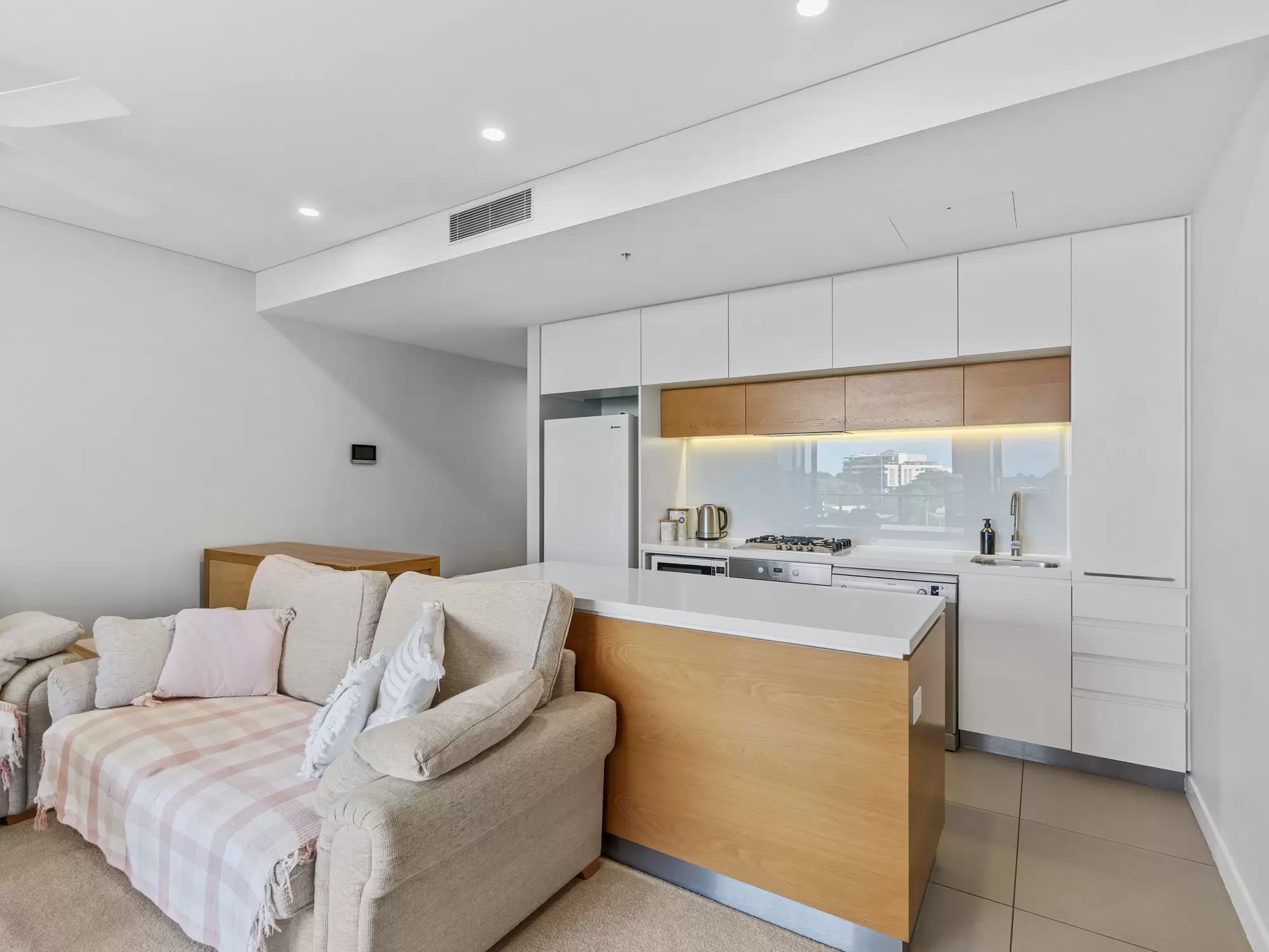 20410/37D Harbour Rd, Hamilton For Sale by Aurora Property - image 4