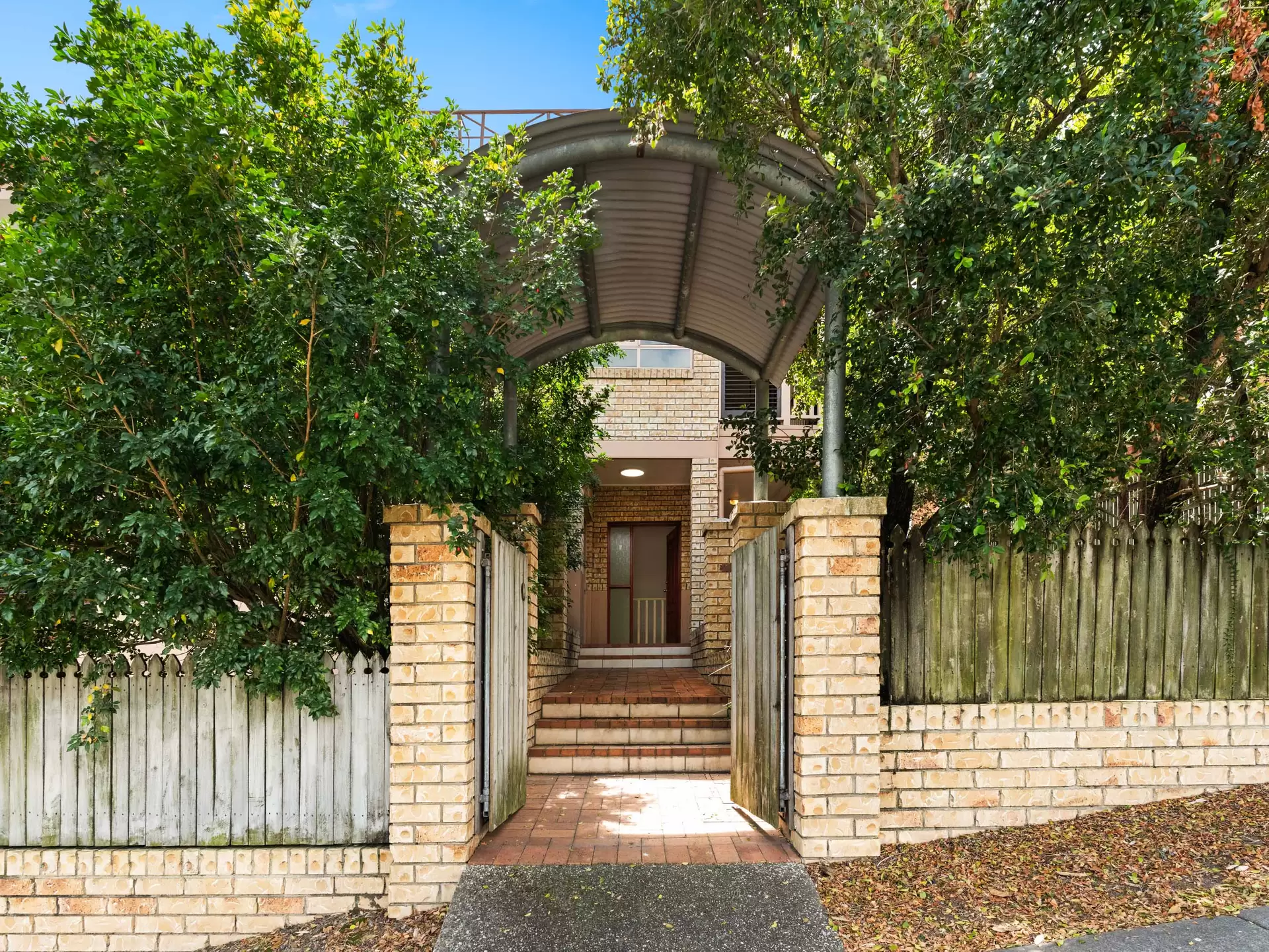 6/23 Finney Road, Indooroopilly For Sale by Aurora Property - image 1
