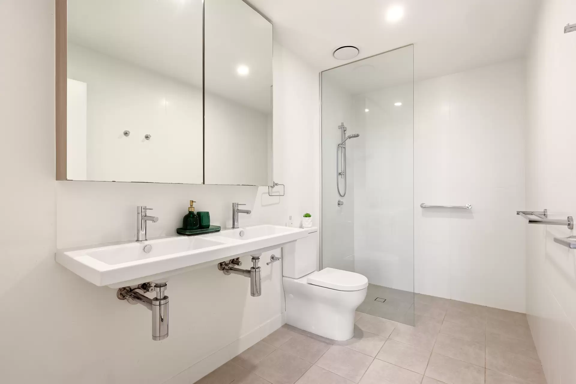 10410/7 Wharf Street, Hamilton For Sale by Aurora Property - image 1