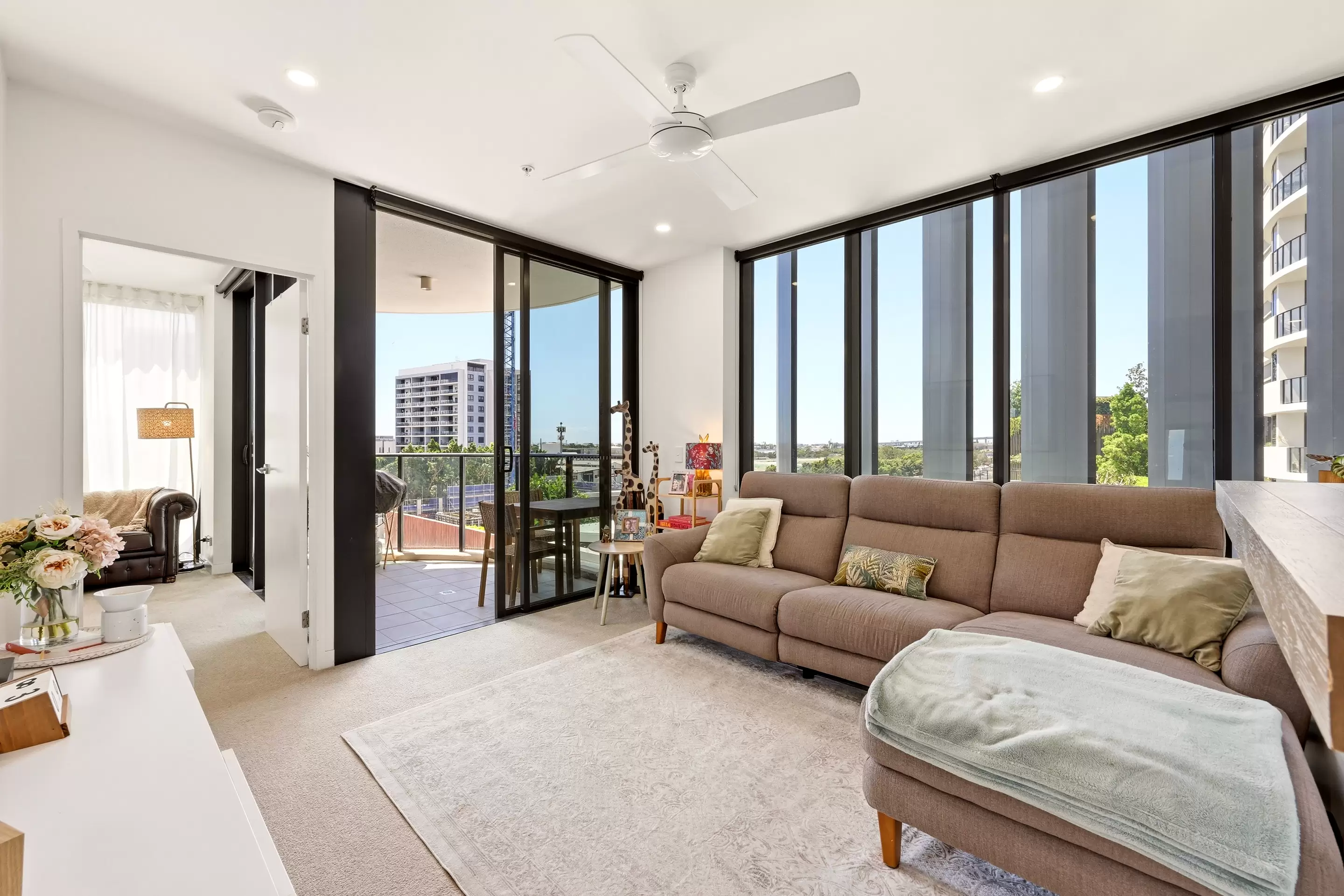 10410/7 Wharf Street, Hamilton For Sale by Aurora Property - image 9