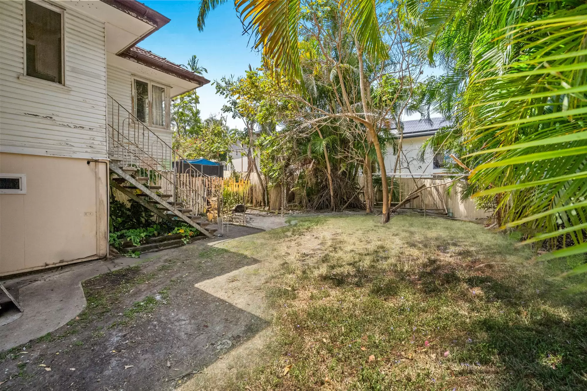 19 Monaco Street, Holland Park West Auction by Aurora Property - image 4
