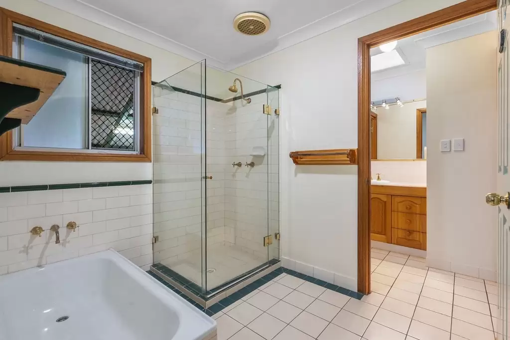 162A Birdwood Rd, Holland Park West For Lease by Aurora Property - image 11