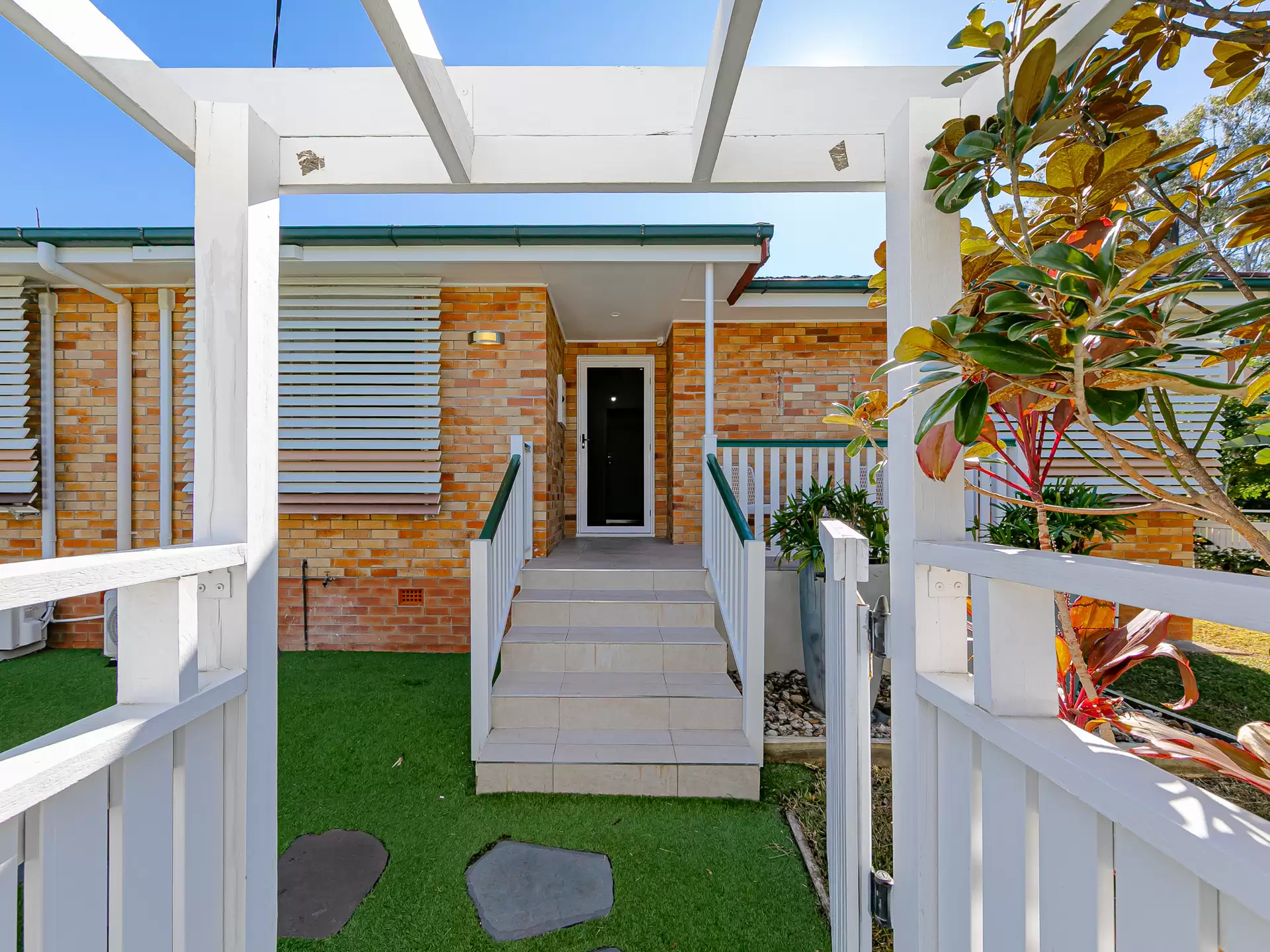 1 Newbery Street, Newmarket For Lease by Aurora Property - image 1