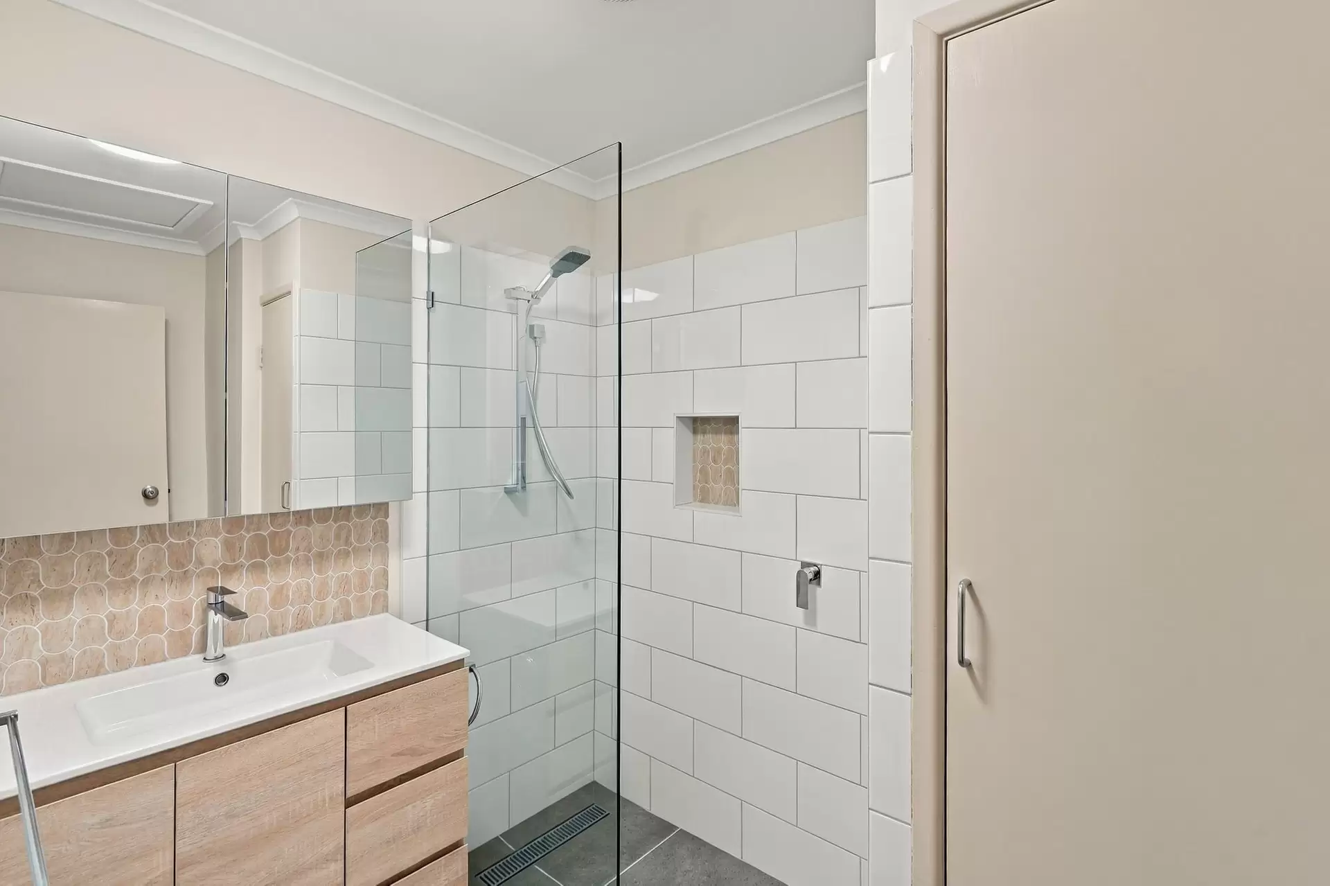 5/908 Old Cleveland Road, Carina For Lease by Aurora Property - image 1