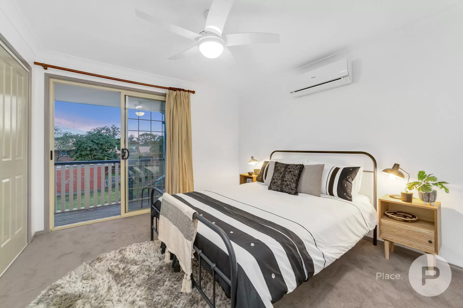 2/19 Fleming Road, Herston Sold by Aurora Property - image 1