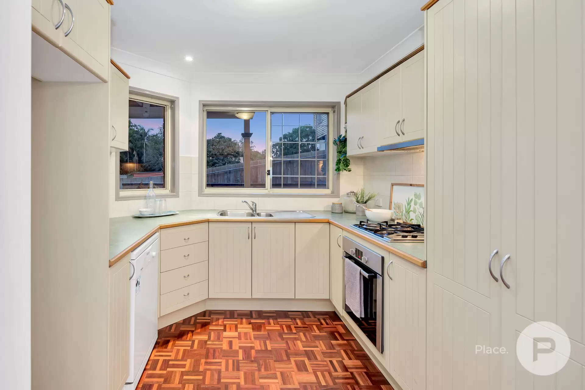 2/19 Fleming Road, Herston Sold by Aurora Property - image 1