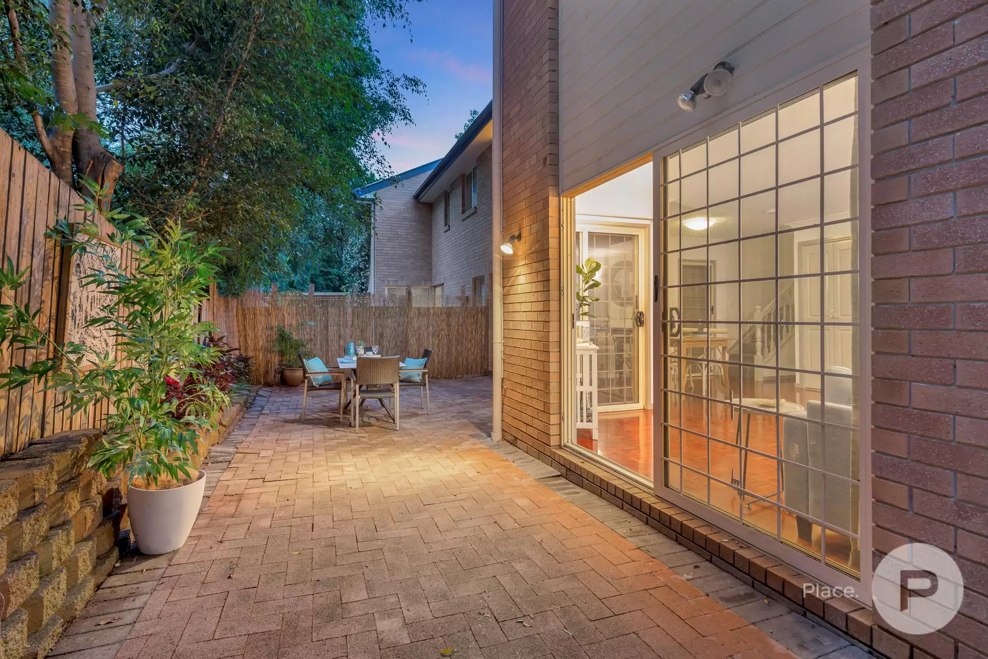 2/19 Fleming Road, Herston Sold by Aurora Property - image 1