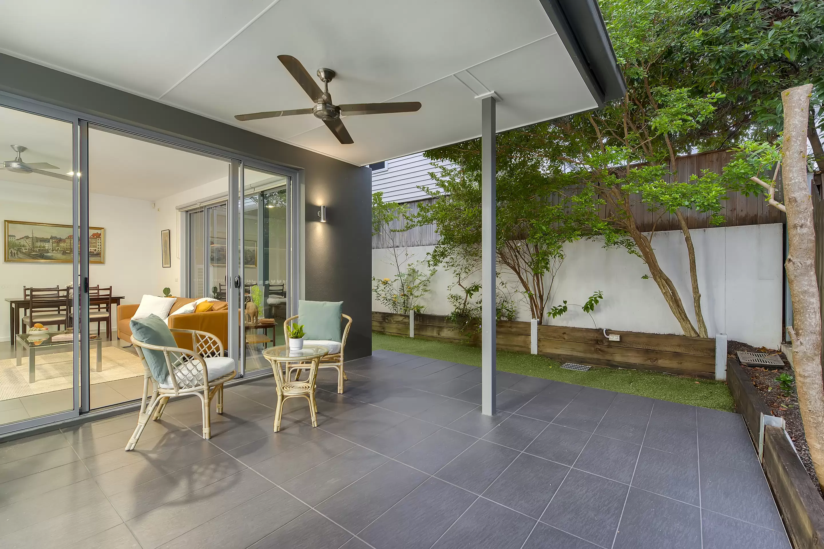 38 Wight Street, Milton Sold by Aurora Property - image 1