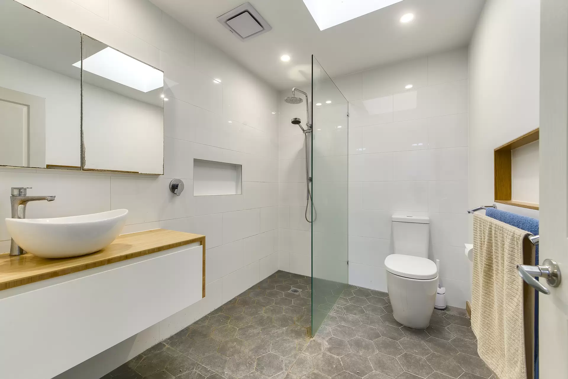 4/35 Ozanne Street, Paddington Sold by Aurora Property - image 1