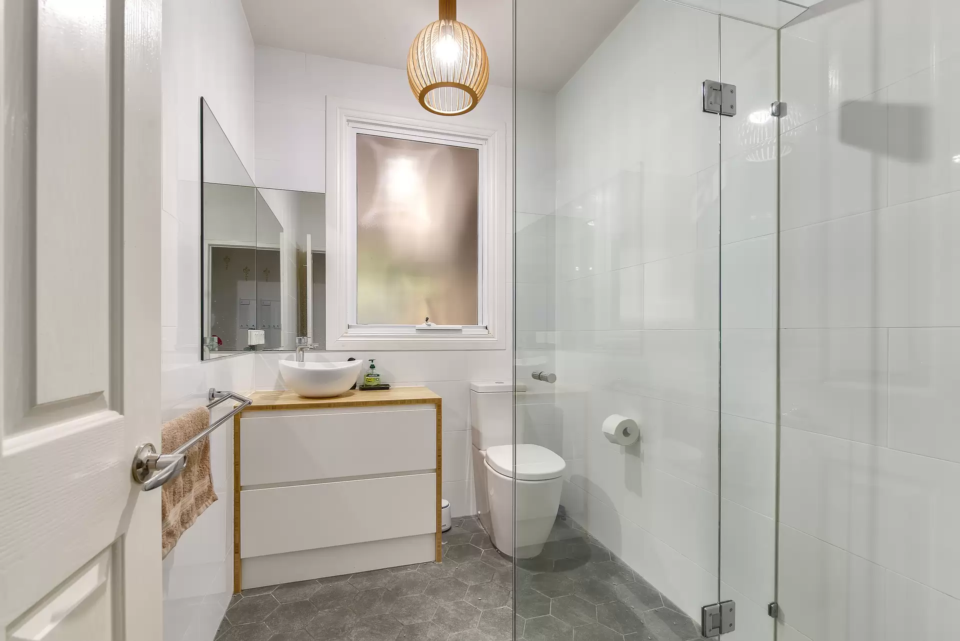 4/35 Ozanne Street, Paddington Sold by Aurora Property - image 1