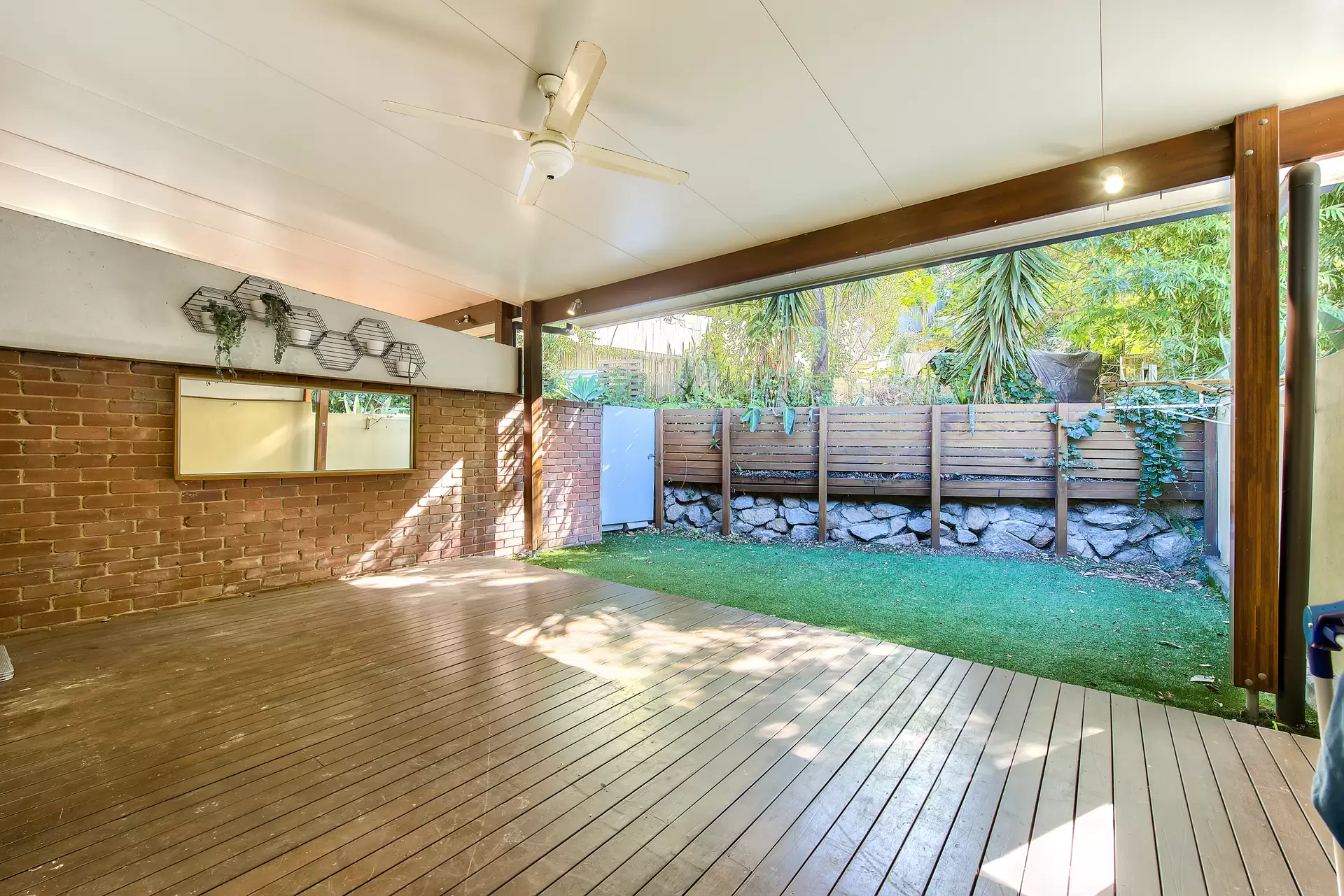 4/35 Ozanne Street, Paddington Sold by Aurora Property - image 1