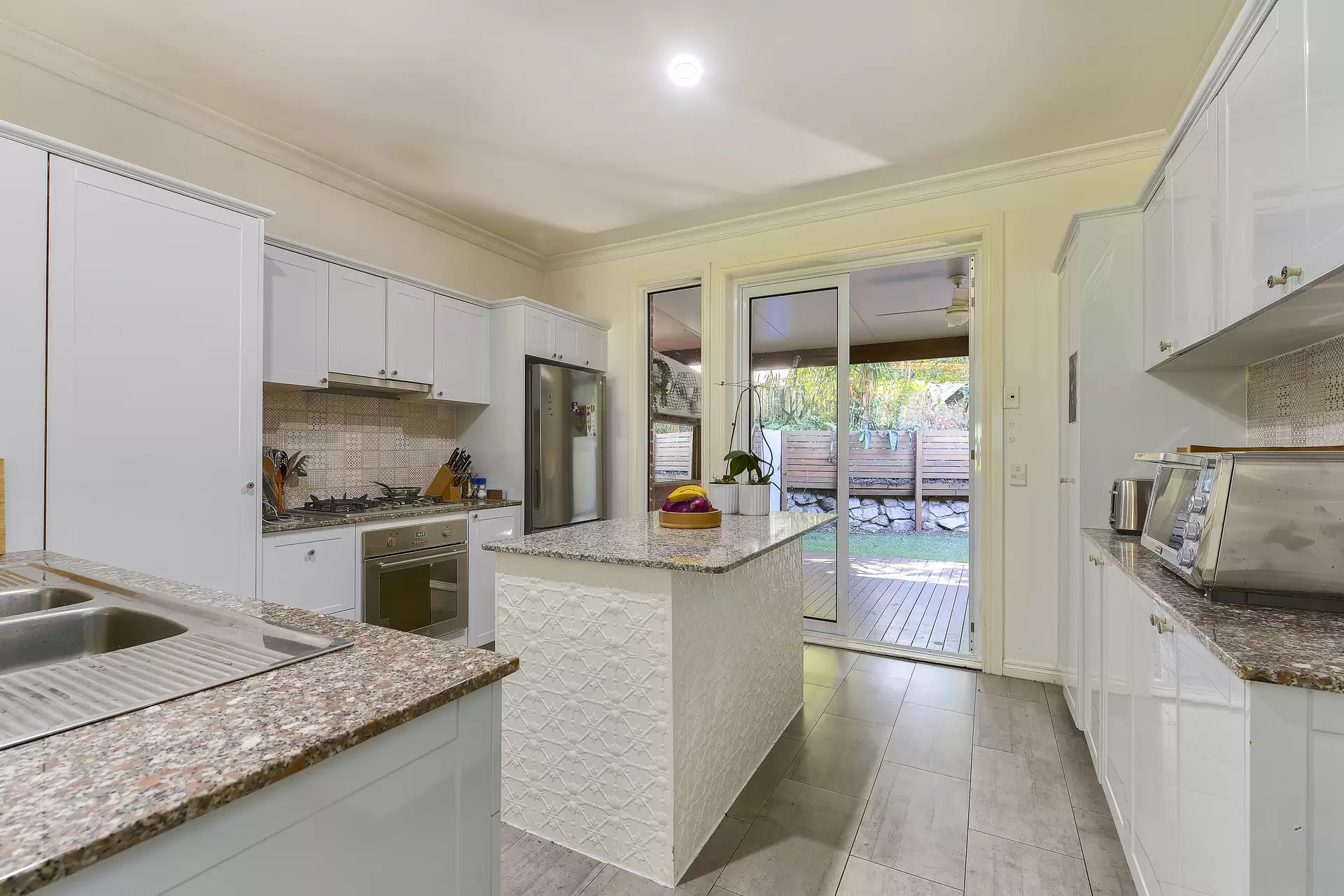 4/35 Ozanne Street, Paddington Sold by Aurora Property - image 1