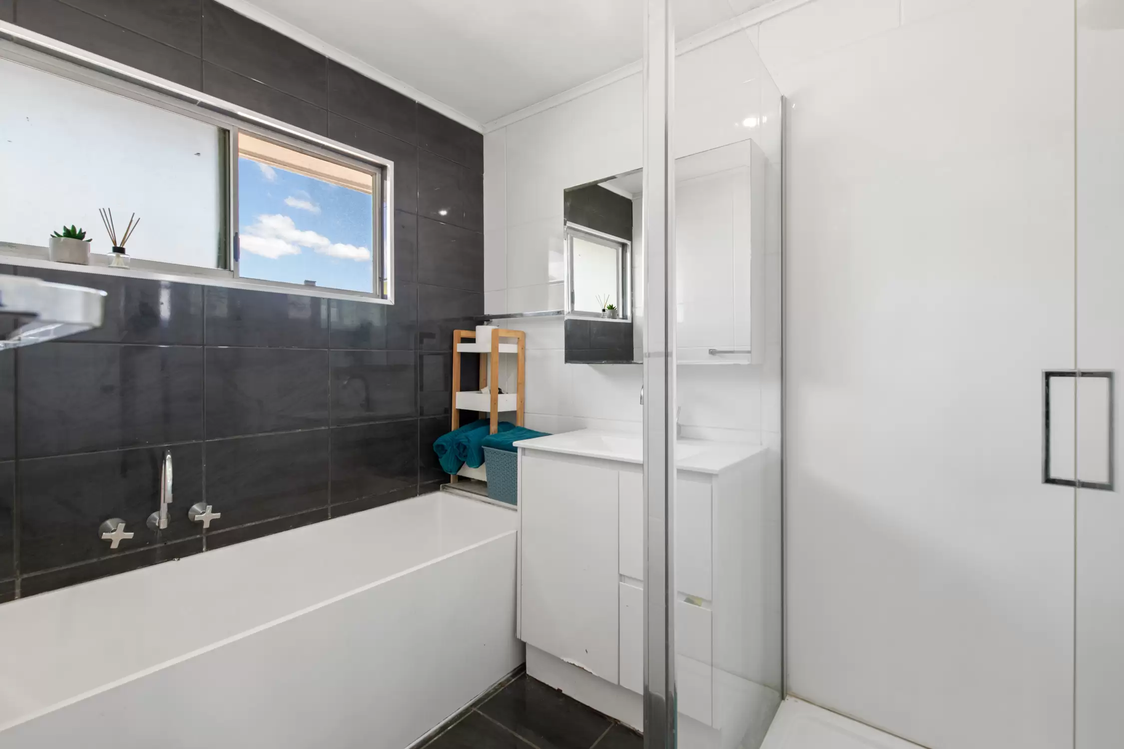 22 Keilar Court, Everton Hills Sold by Aurora Property - image 9