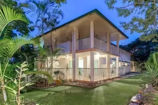4/8 Clyde Road, Herston Sold by Aurora Property