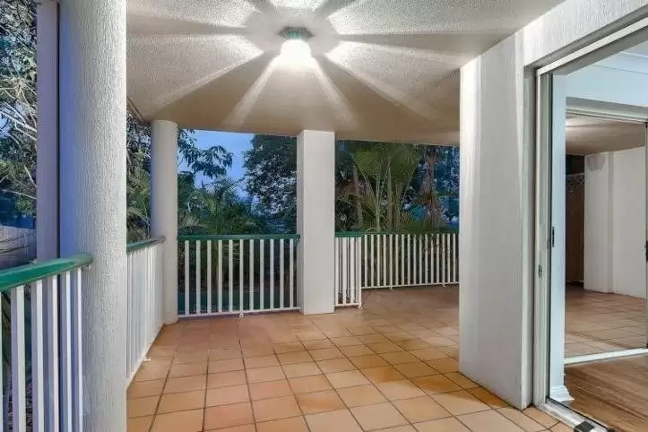 4/8 Clyde Road, Herston Sold by Aurora Property - image 7