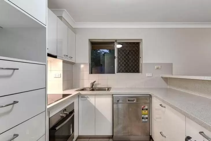 4/8 Clyde Road, Herston Sold by Aurora Property - image 4