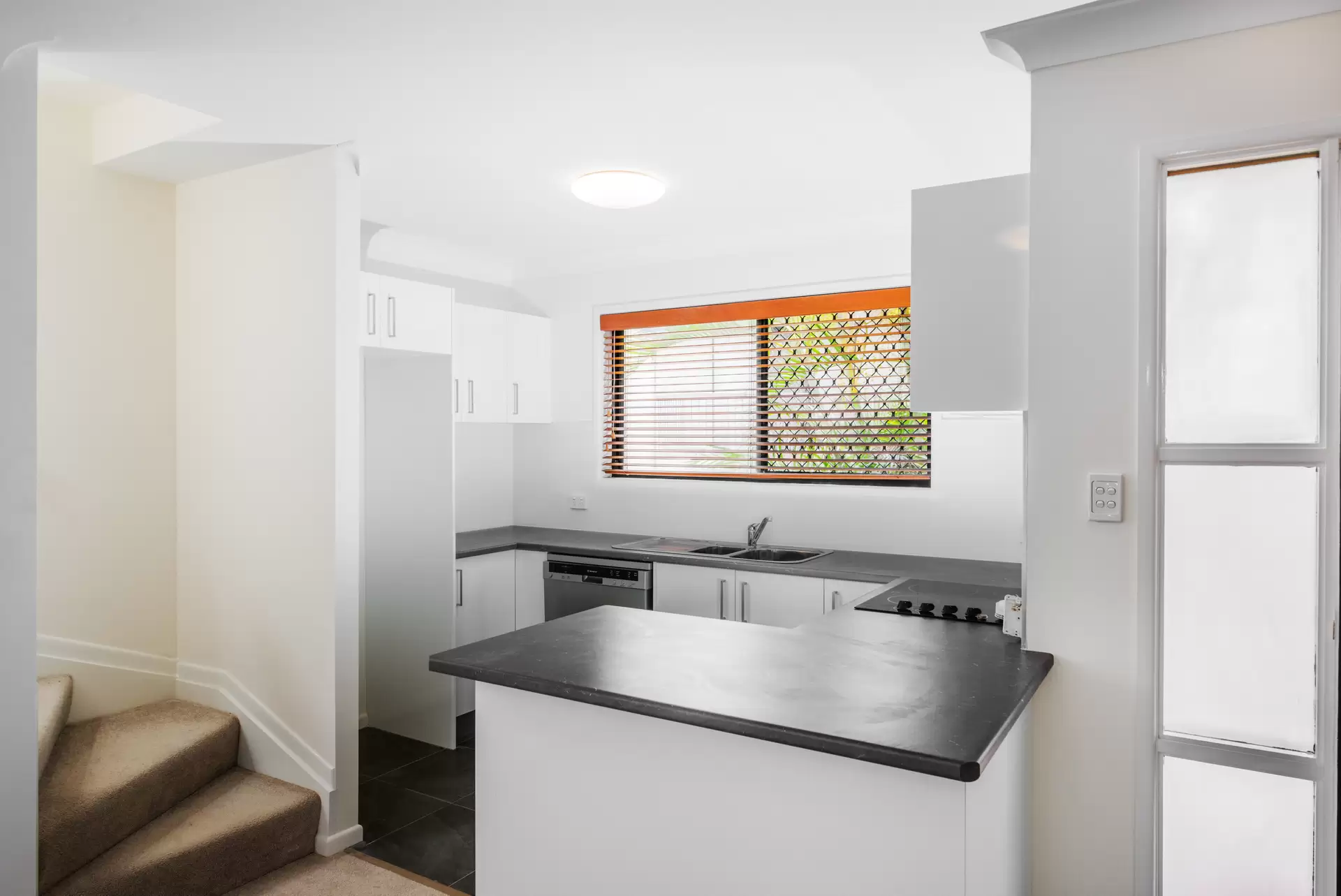 6/32 Fleming Road, Herston Sold by Aurora Property - image 1