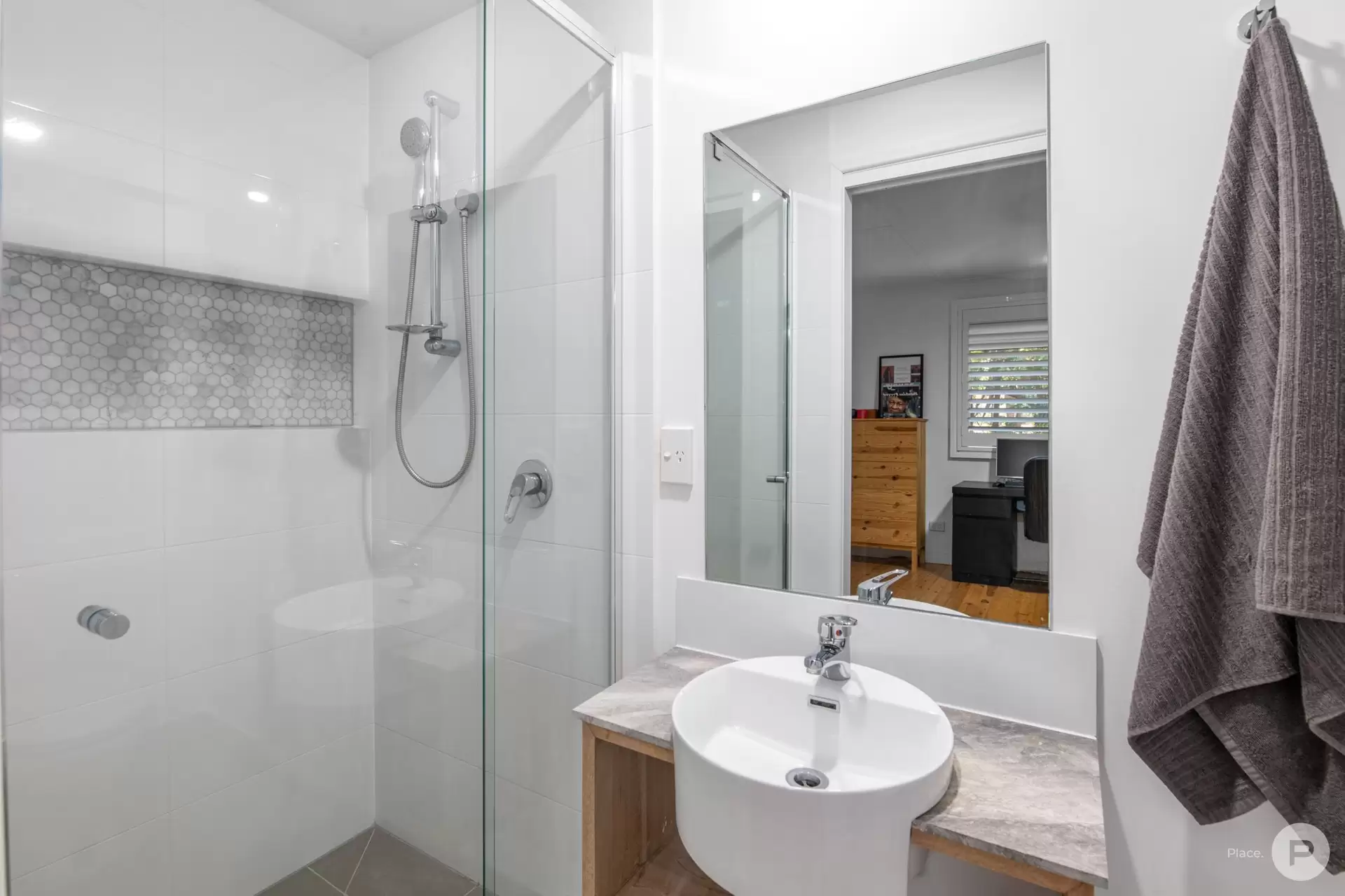 14 Caneby Street, Everton Hills Sold by Aurora Property - image 1