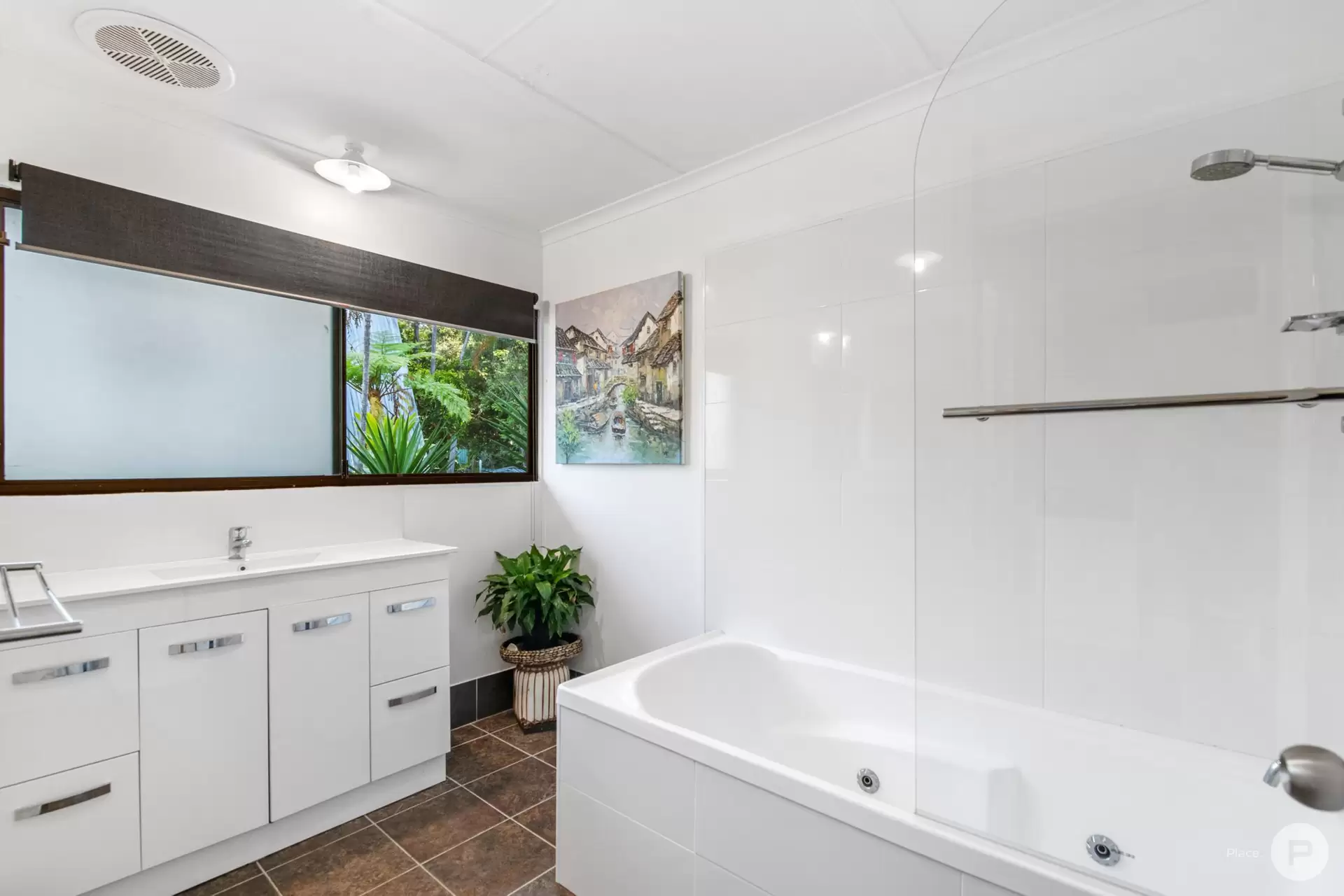 14 Caneby Street, Everton Hills Sold by Aurora Property - image 1
