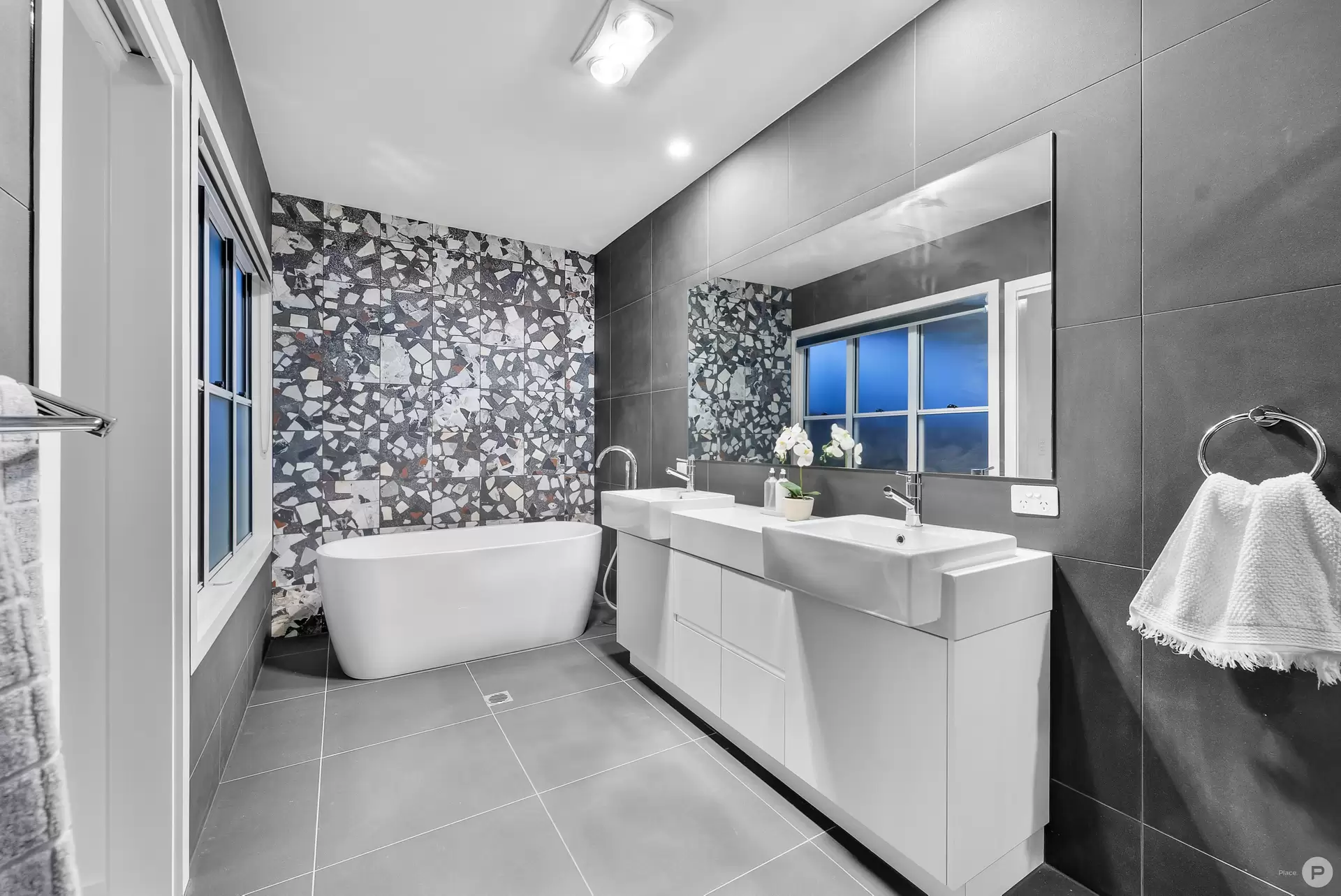 4 Hamilton Street, Gordon Park Sold by Aurora Property - image 1