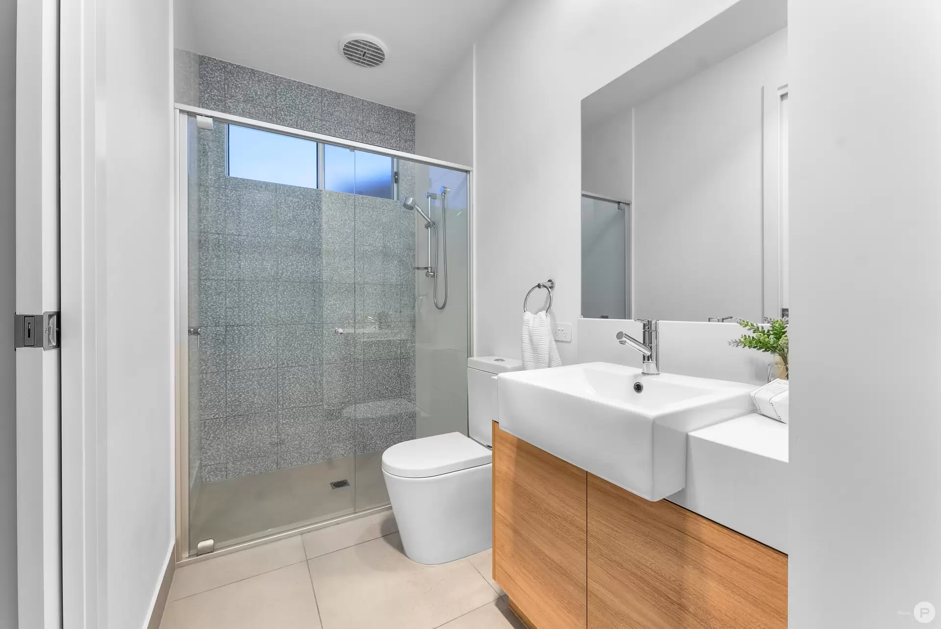 4 Hamilton Street, Gordon Park Sold by Aurora Property - image 1