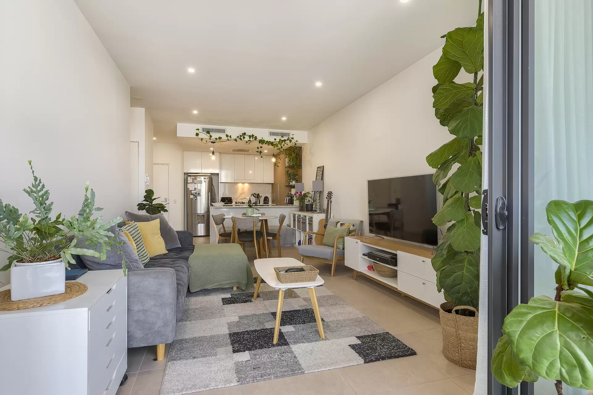 807/24 Augustus Street, Toowong Sold by Aurora Property - image 1