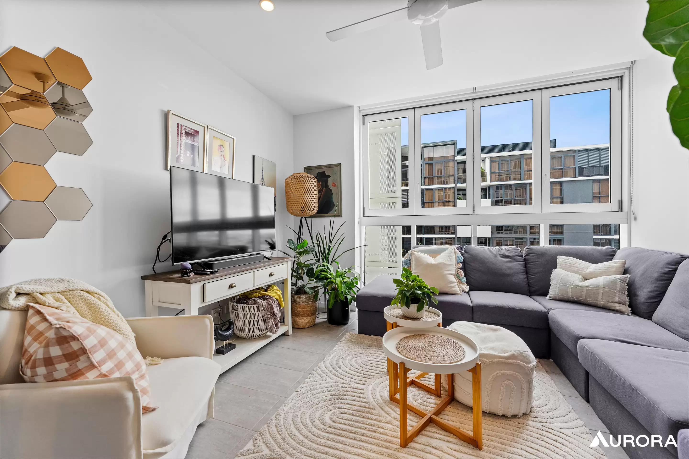1111/977 Ann Street, Fortitude Valley Sold by Aurora Property - image 1