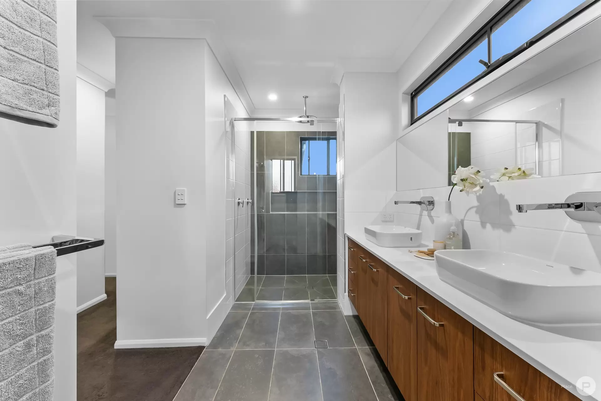 76 Buckland Road, Everton Hills Sold by Aurora Property - image 1