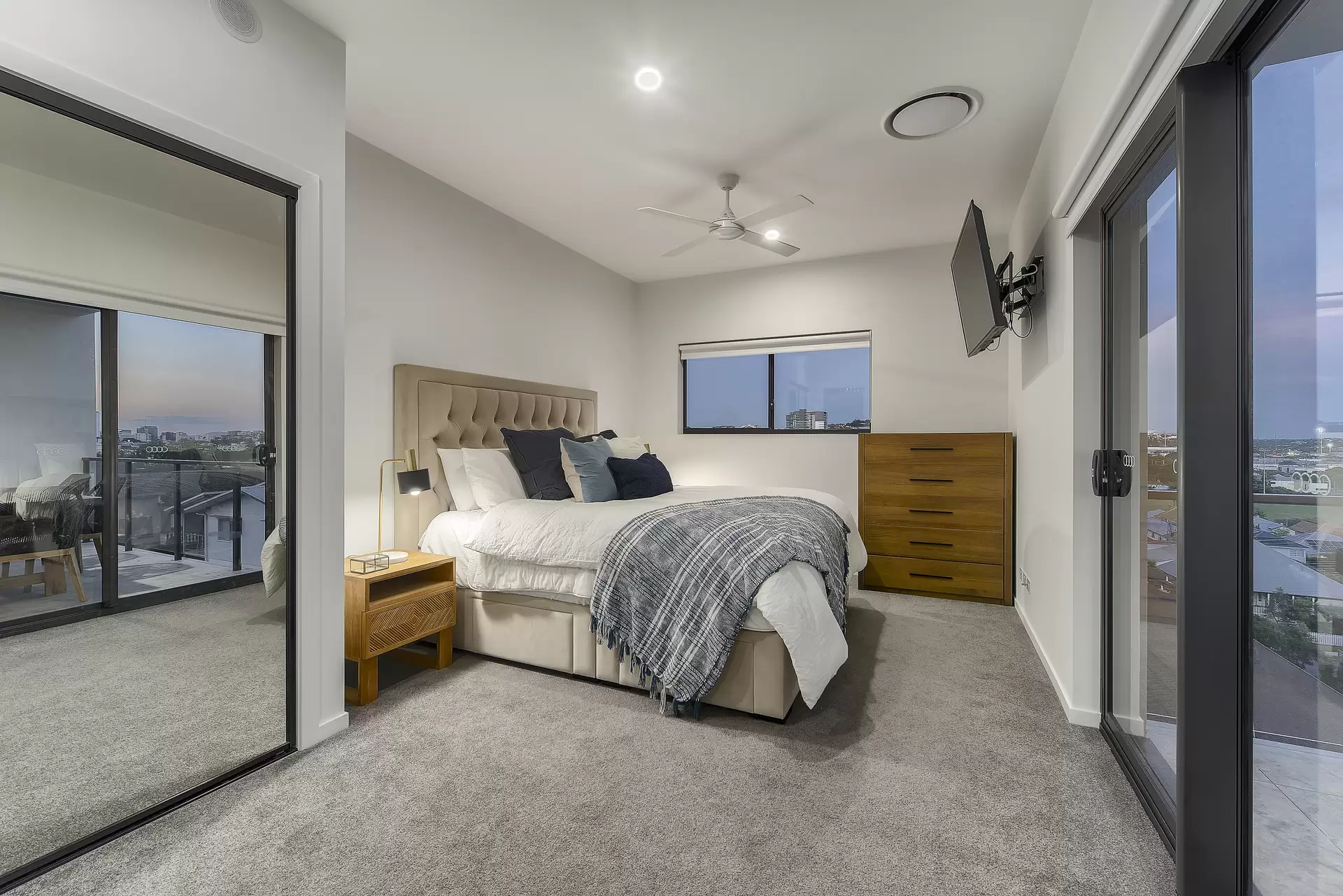 27/7 Thondley Street, Windsor Sold by Aurora Property - image 1