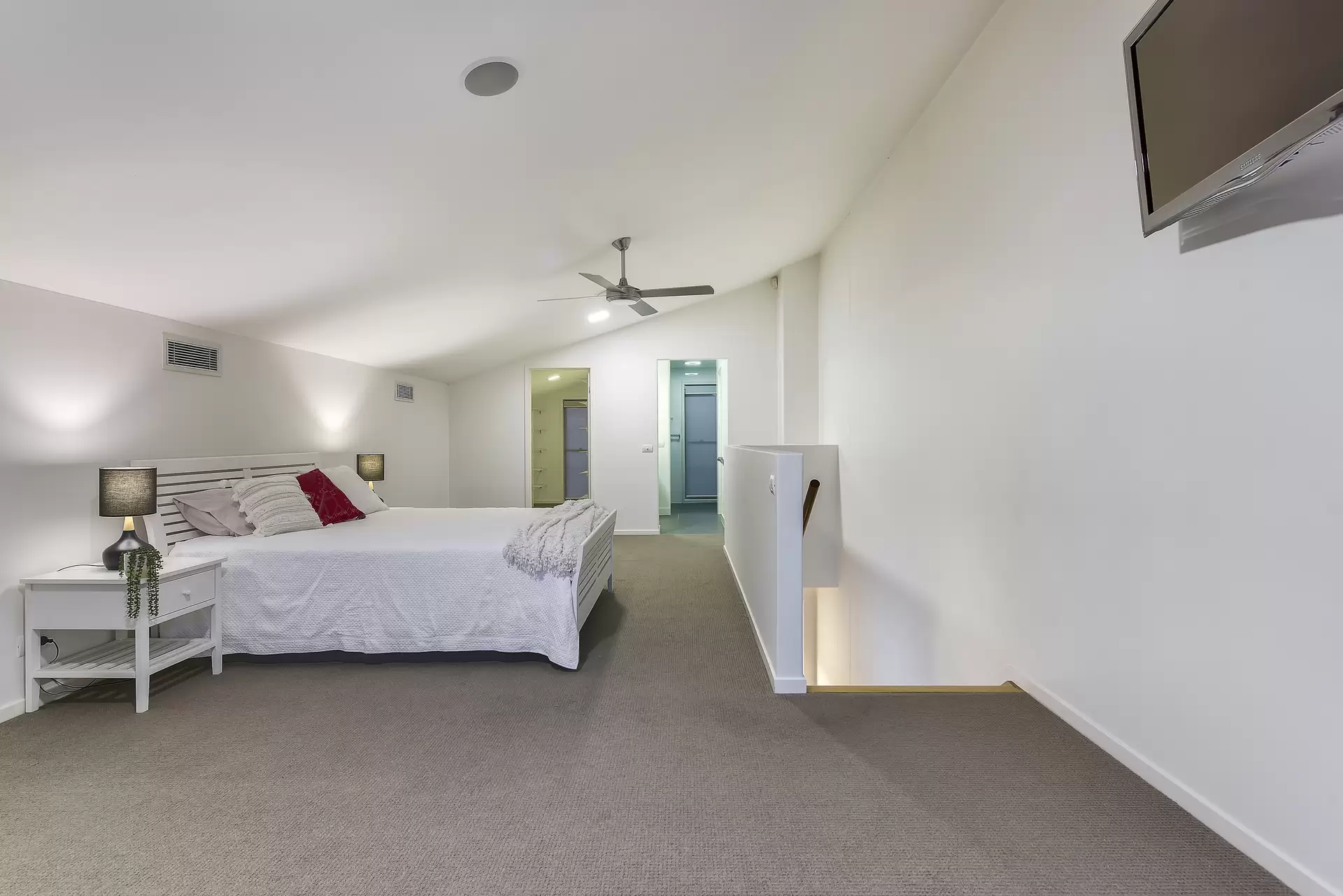 36 Wight Street, Milton Sold by Aurora Property - image 1