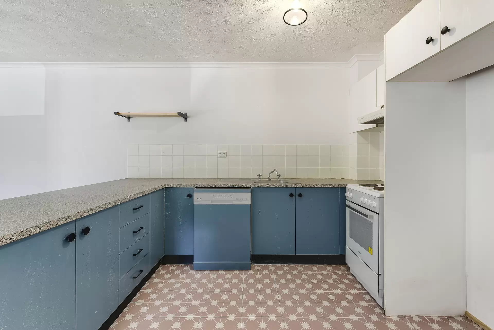4/63 Thistle Street, Lutwyche Sold by Aurora Property - image 1