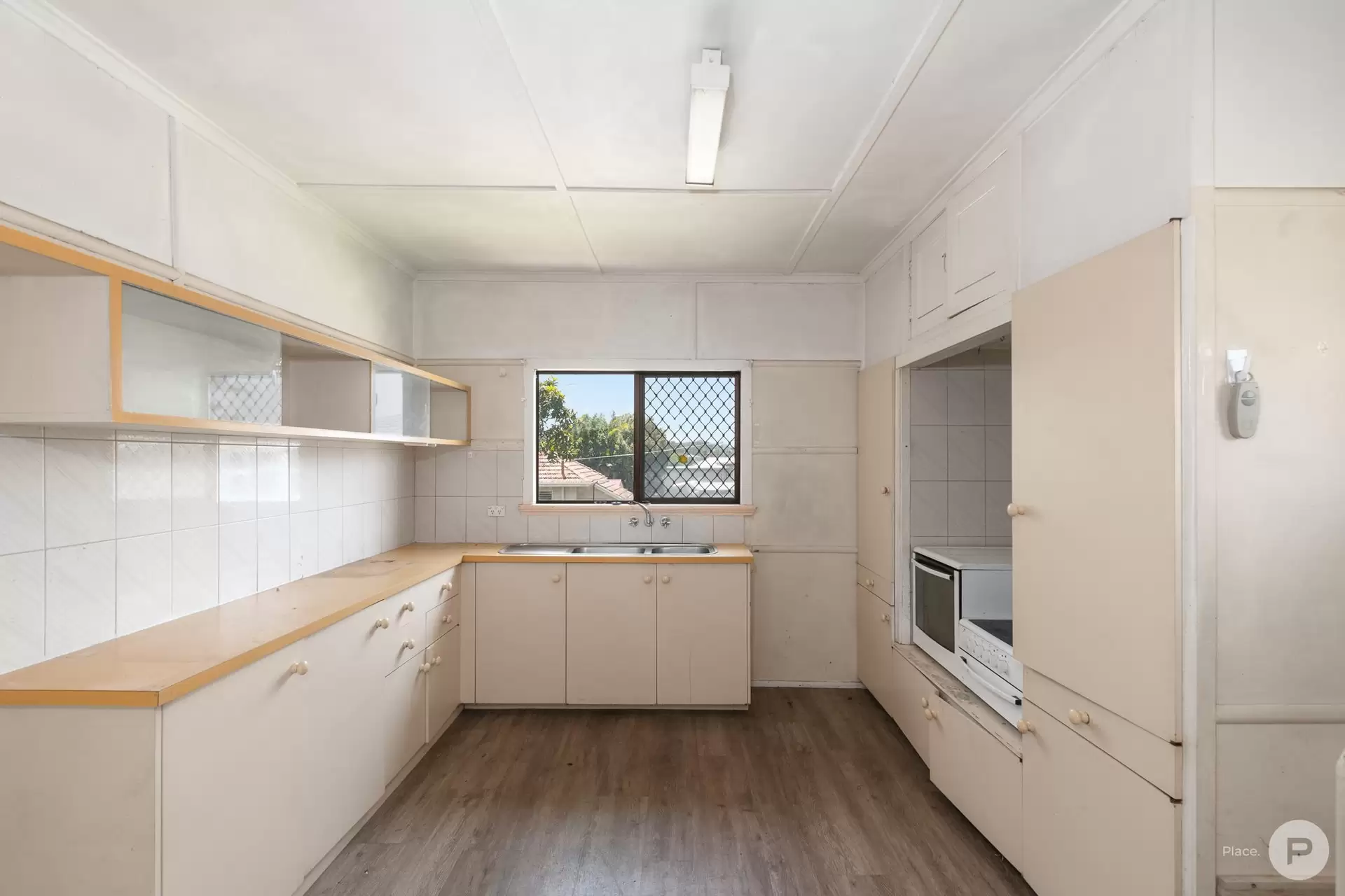 114 Sterculia Avenue, Holland Park West Sold by Aurora Property - image 1