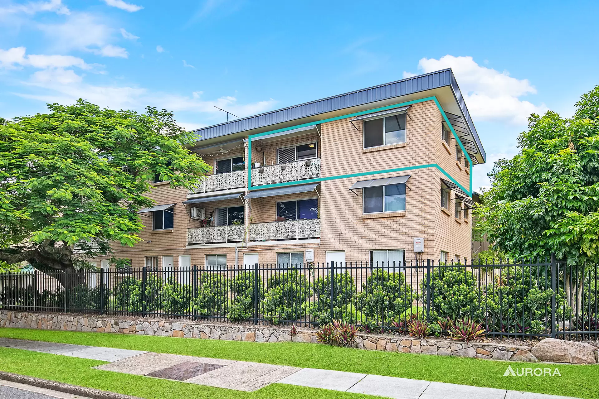 4/334 Cornwall Street, Greenslopes Sold by Aurora Property - image 1