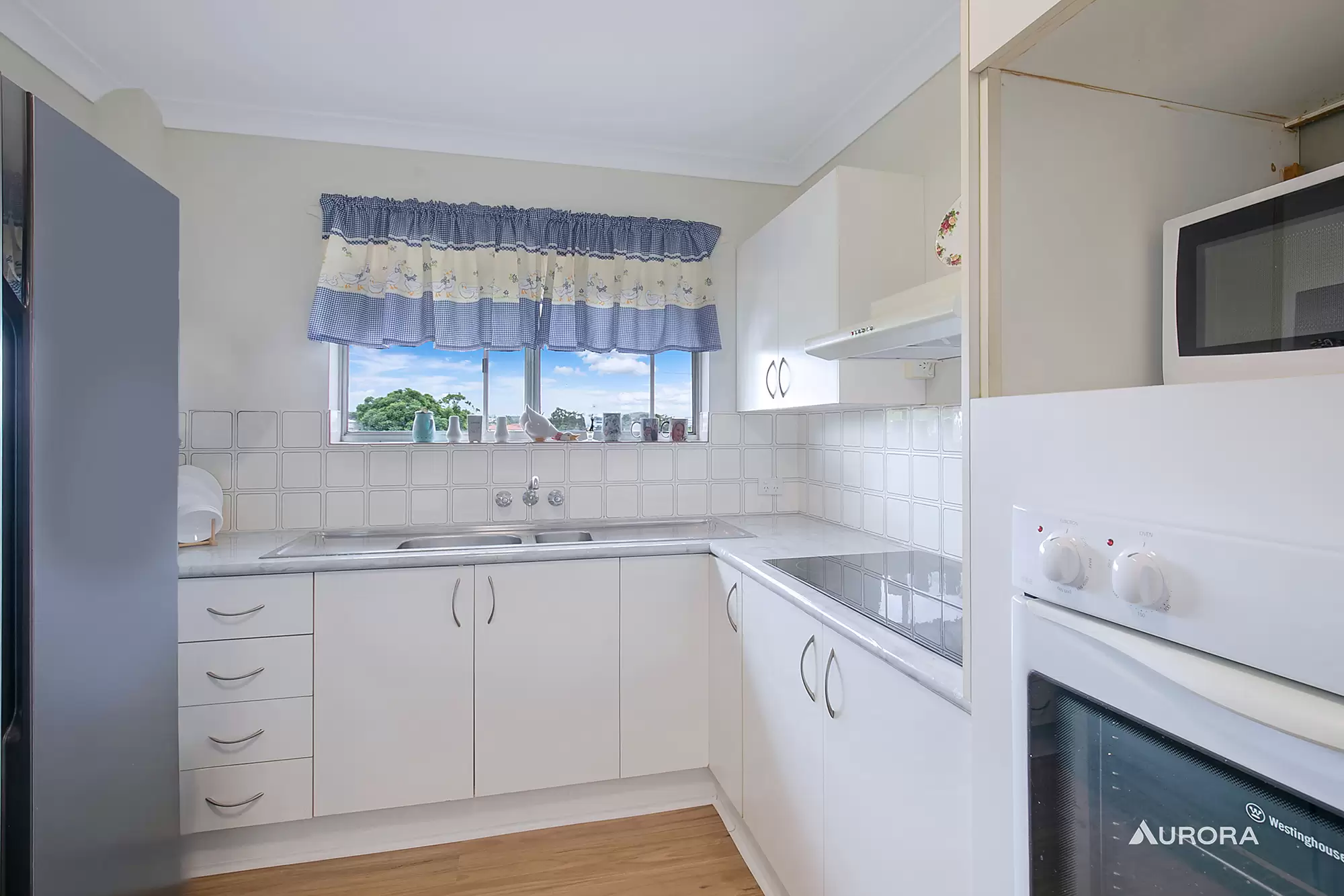4/334 Cornwall Street, Greenslopes Sold by Aurora Property - image 2